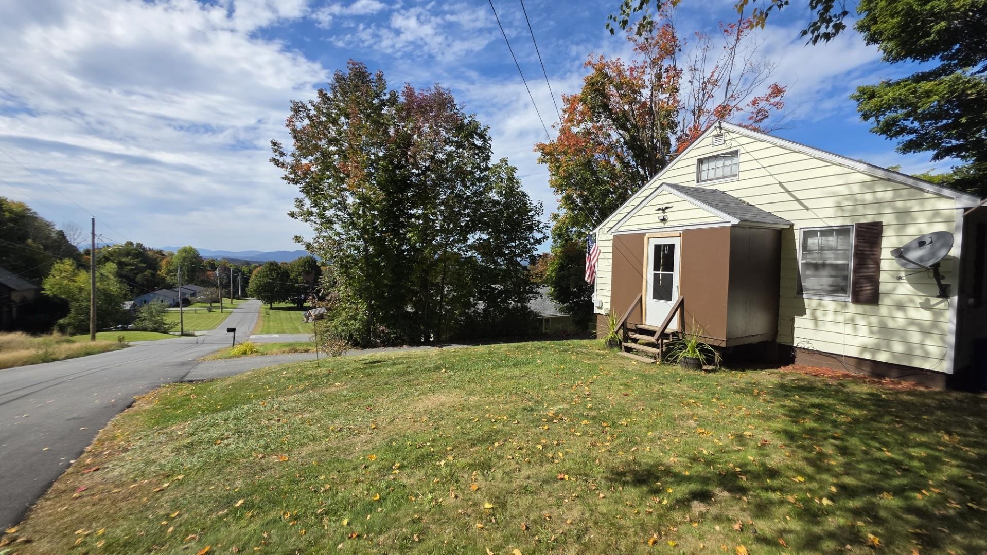 281 Sunset Terrace Property Photo 2
