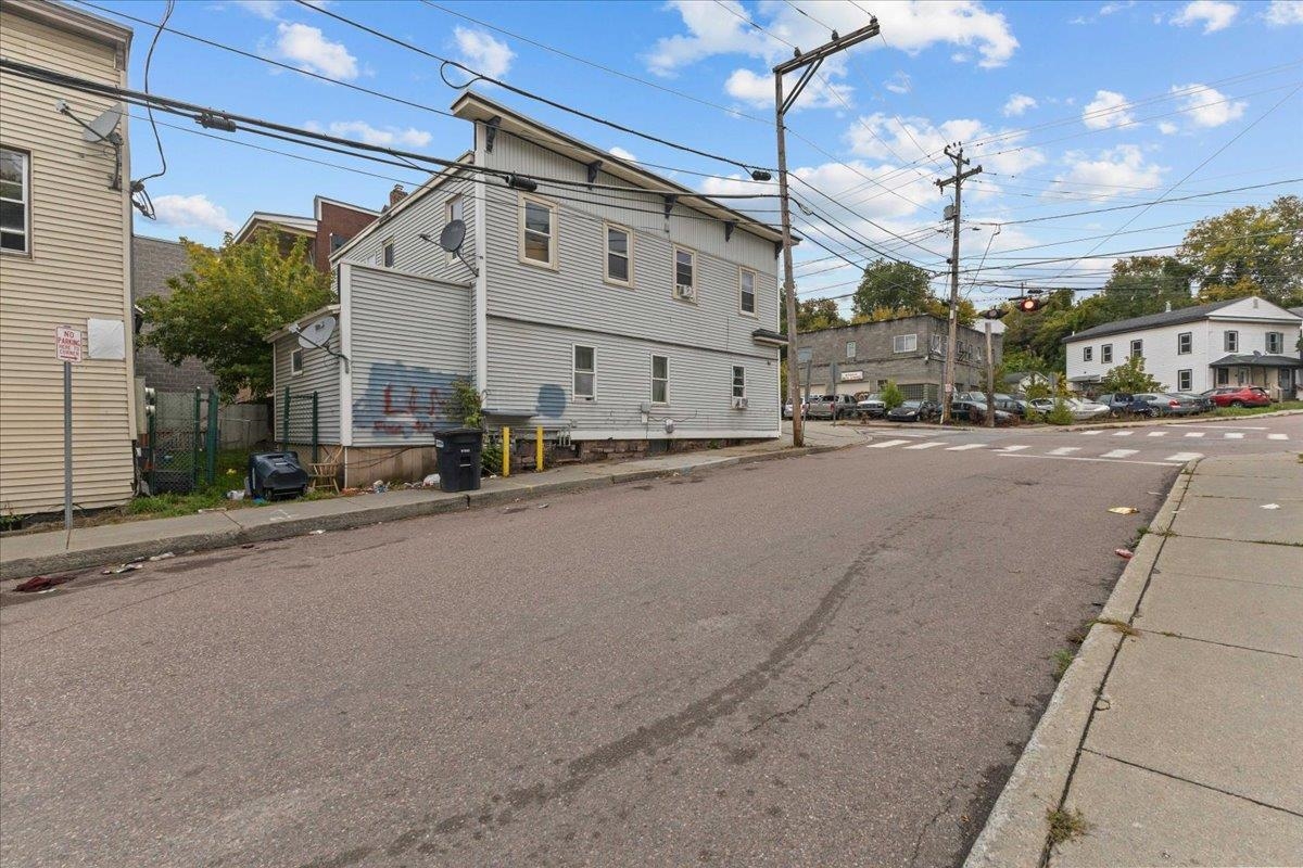 94 Mallets Bay Avenue Property Photo 6