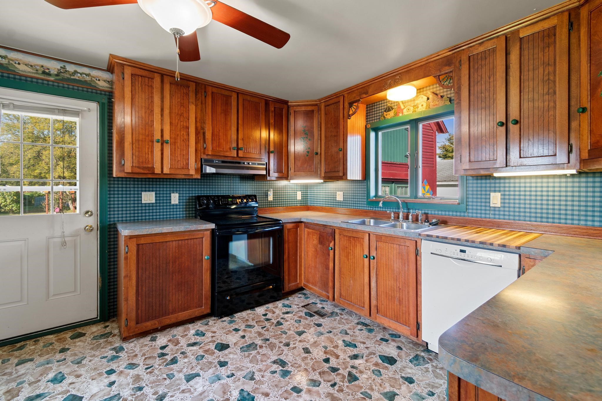 30 Pine Street Property Photo 10
