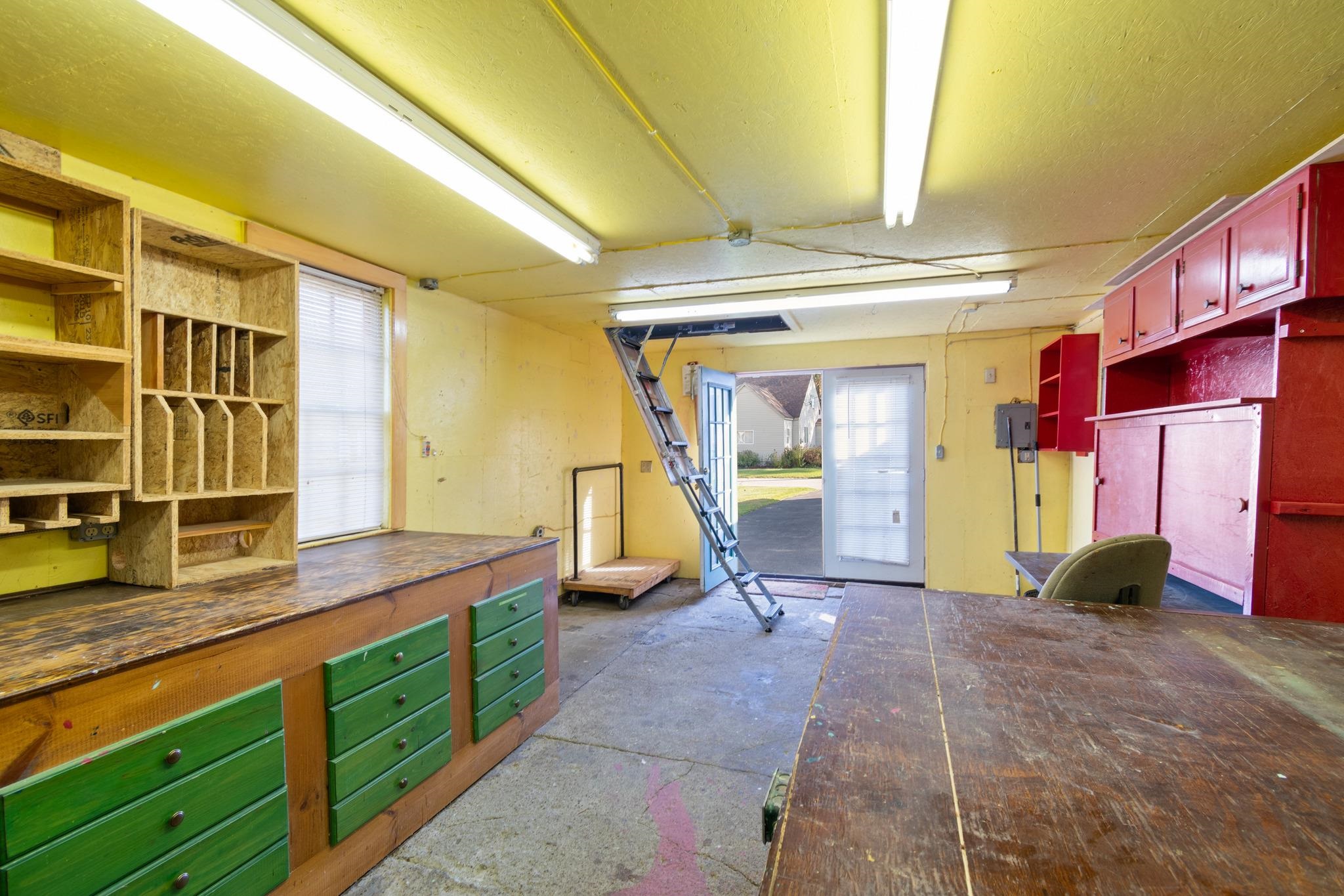 30 Pine Street Property Photo 29