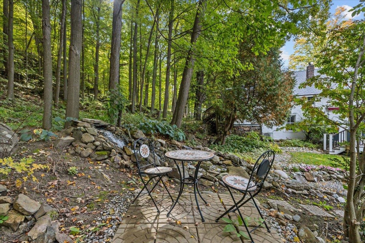 383 St. Albans Road Property Photo 16