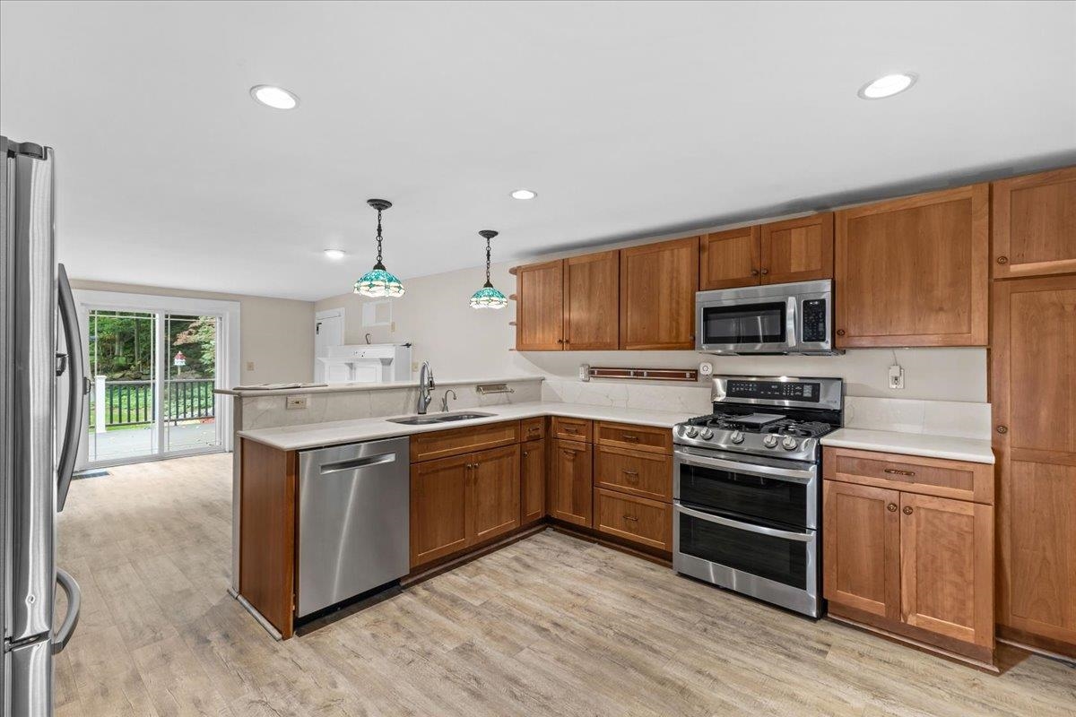 383 St. Albans Road Property Photo 21