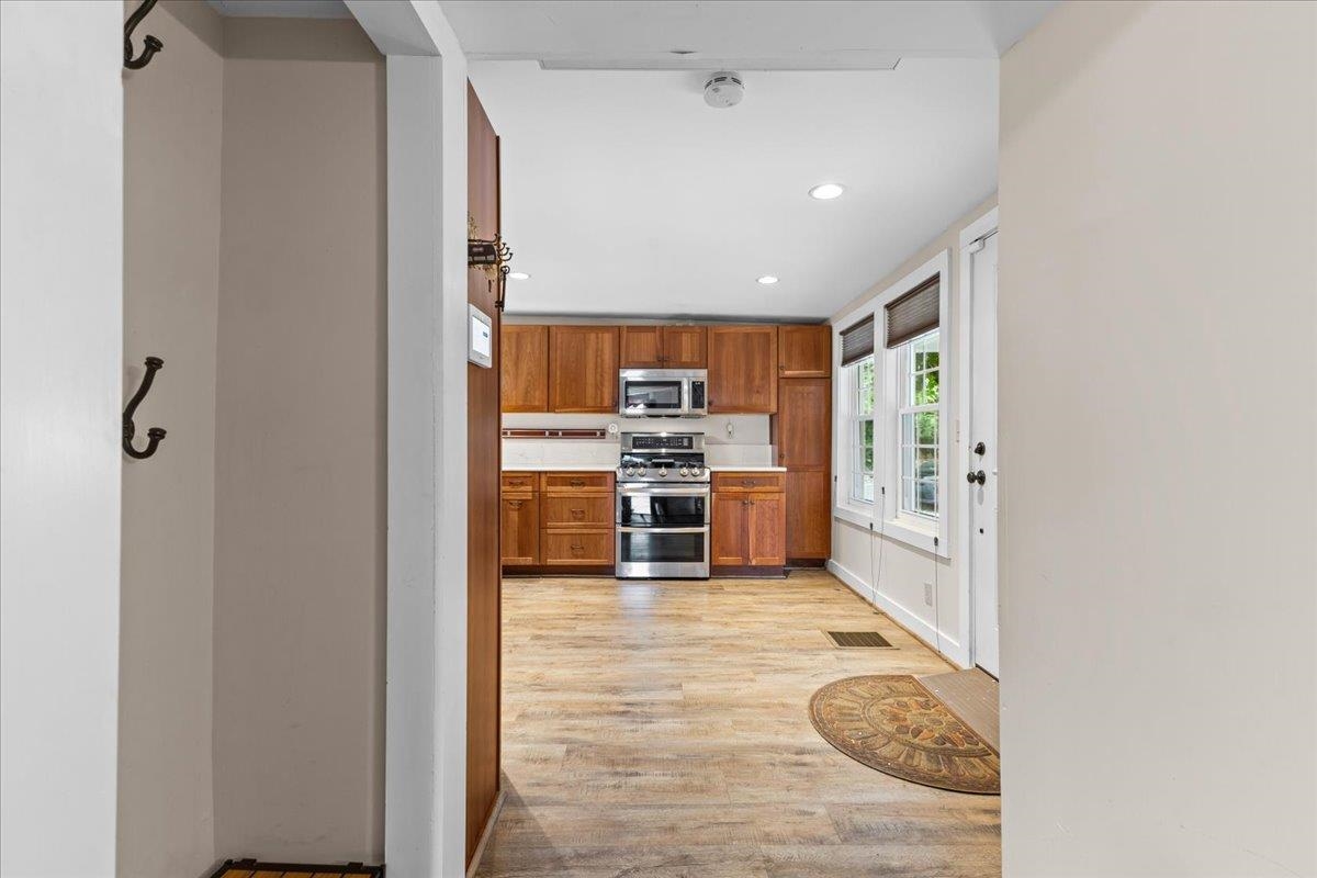 383 St. Albans Road Property Photo 23