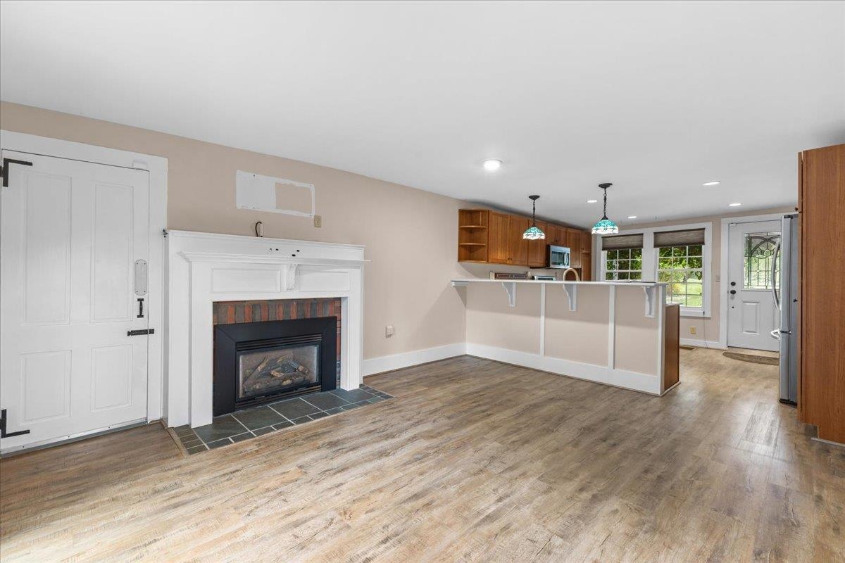 383 St. Albans Road Property Photo 26