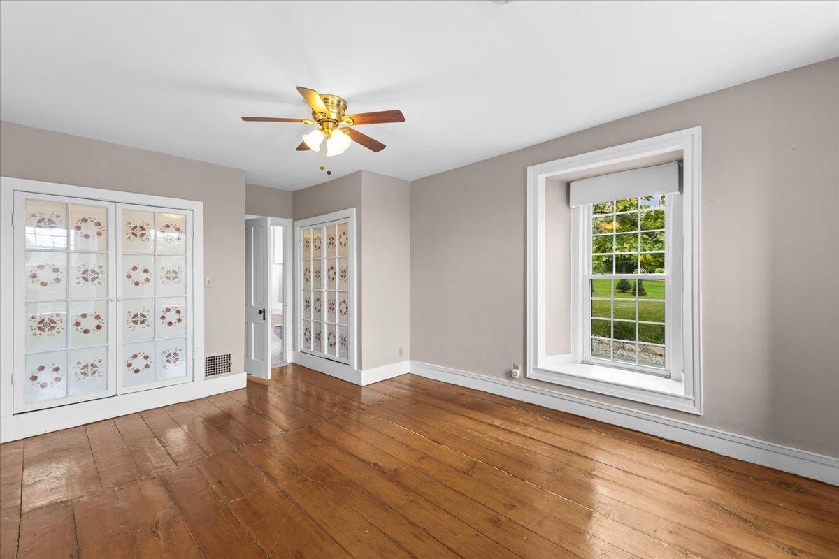 383 St. Albans Road Property Photo 35