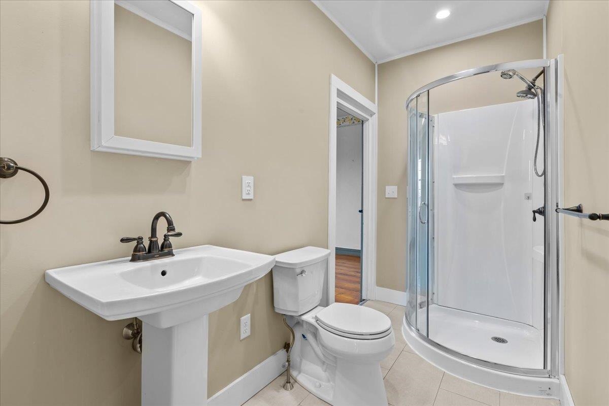 383 St. Albans Road Property Photo 39
