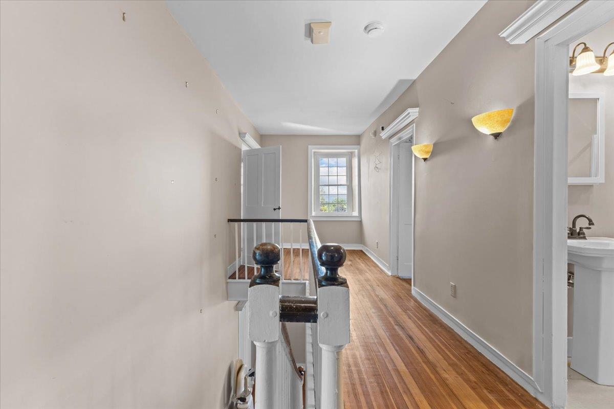 383 St. Albans Road Property Photo 42