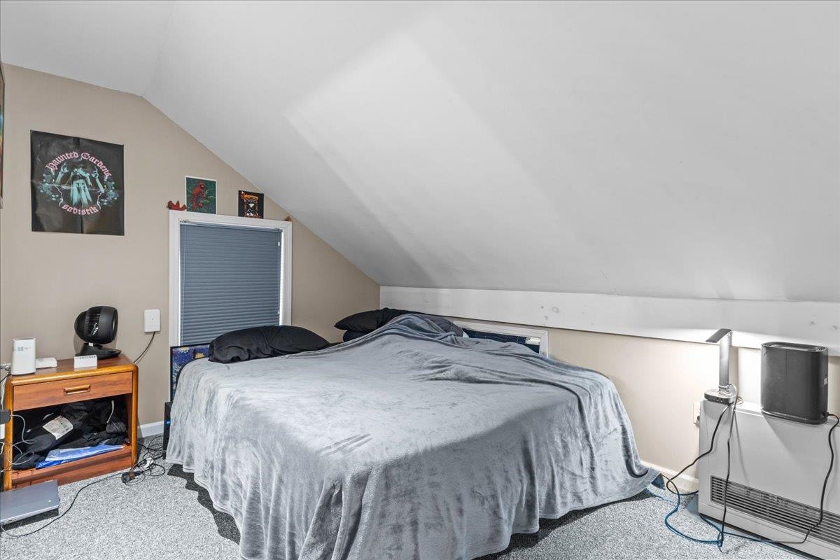 383 St. Albans Road Property Photo 45