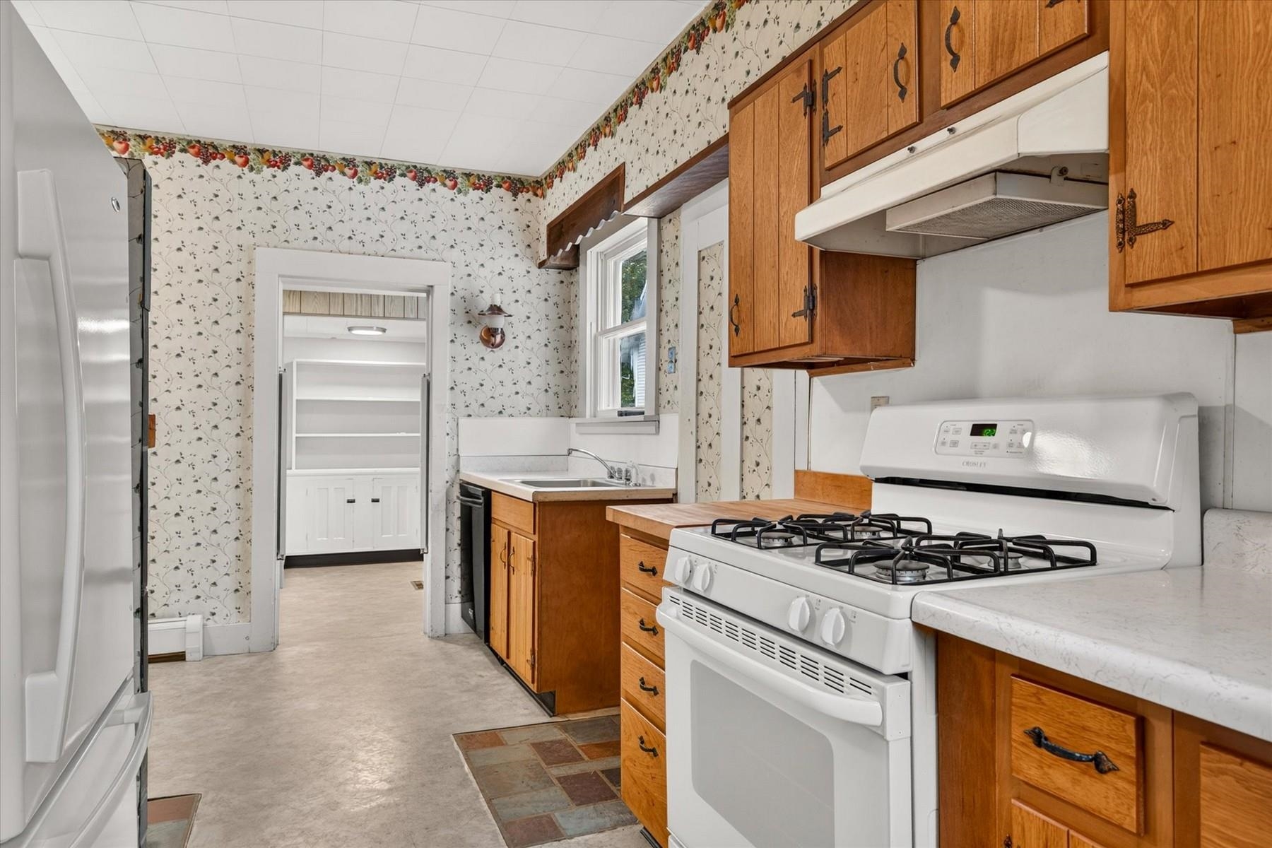 60 Depot Street Property Photo 14