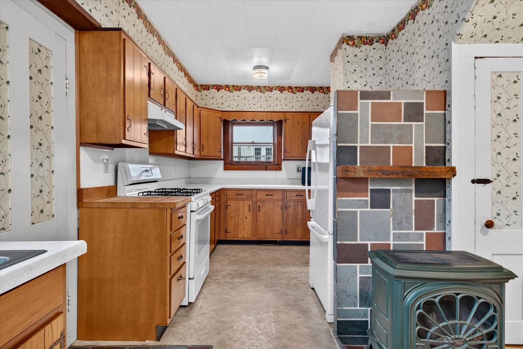 60 Depot Street Property Photo 17
