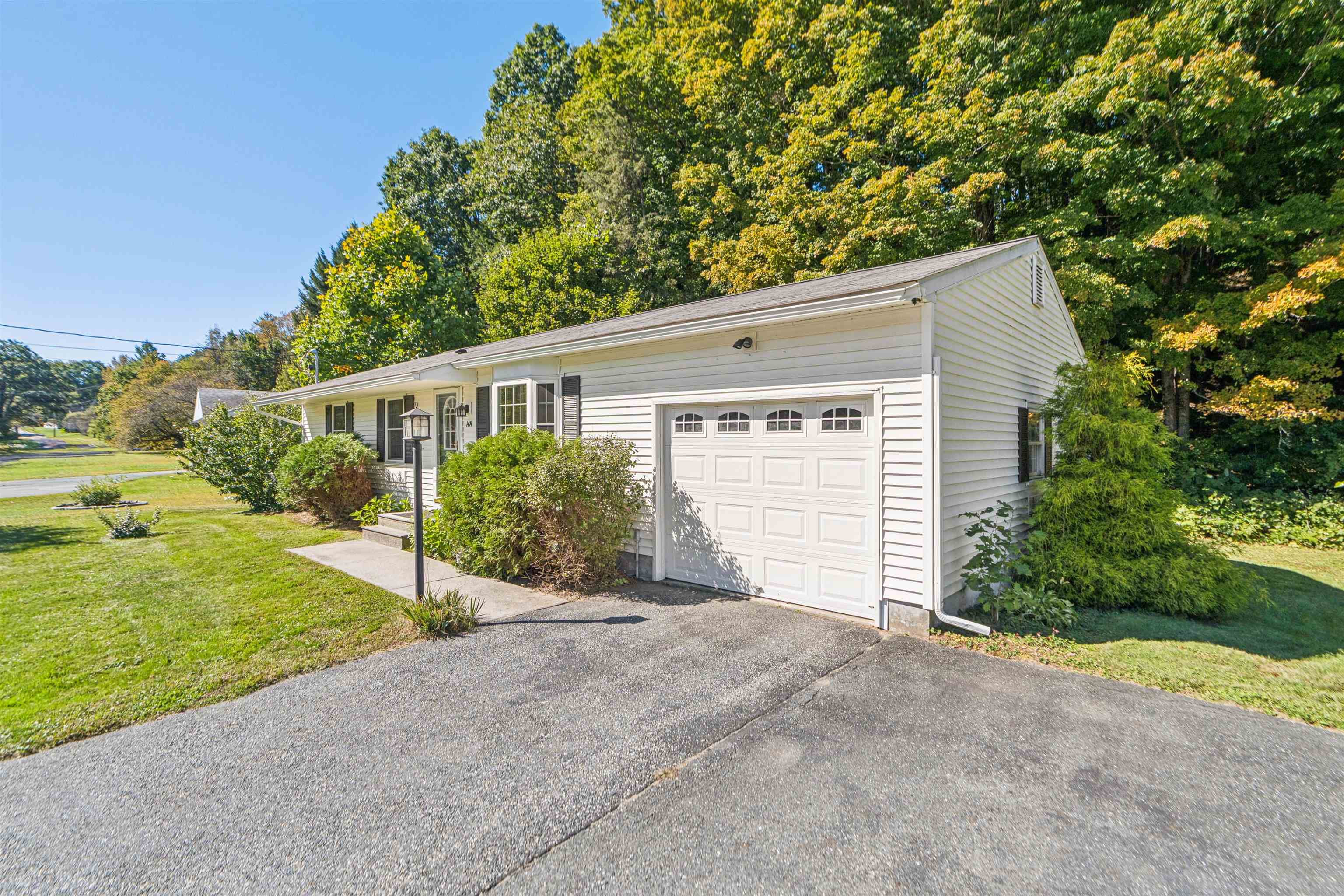 1474 Hartford Avenue Property Photo 11