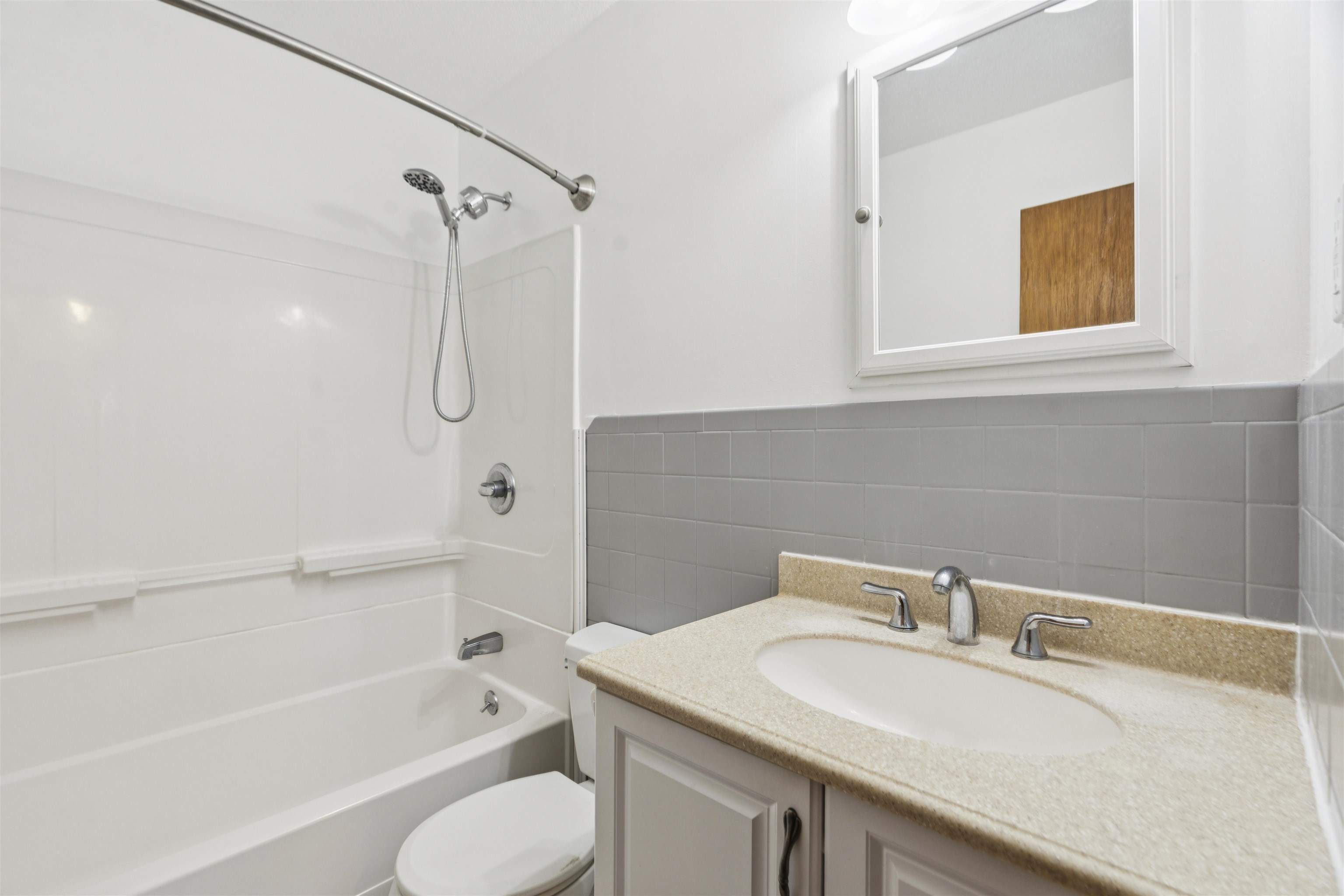 1474 Hartford Avenue Property Photo 23