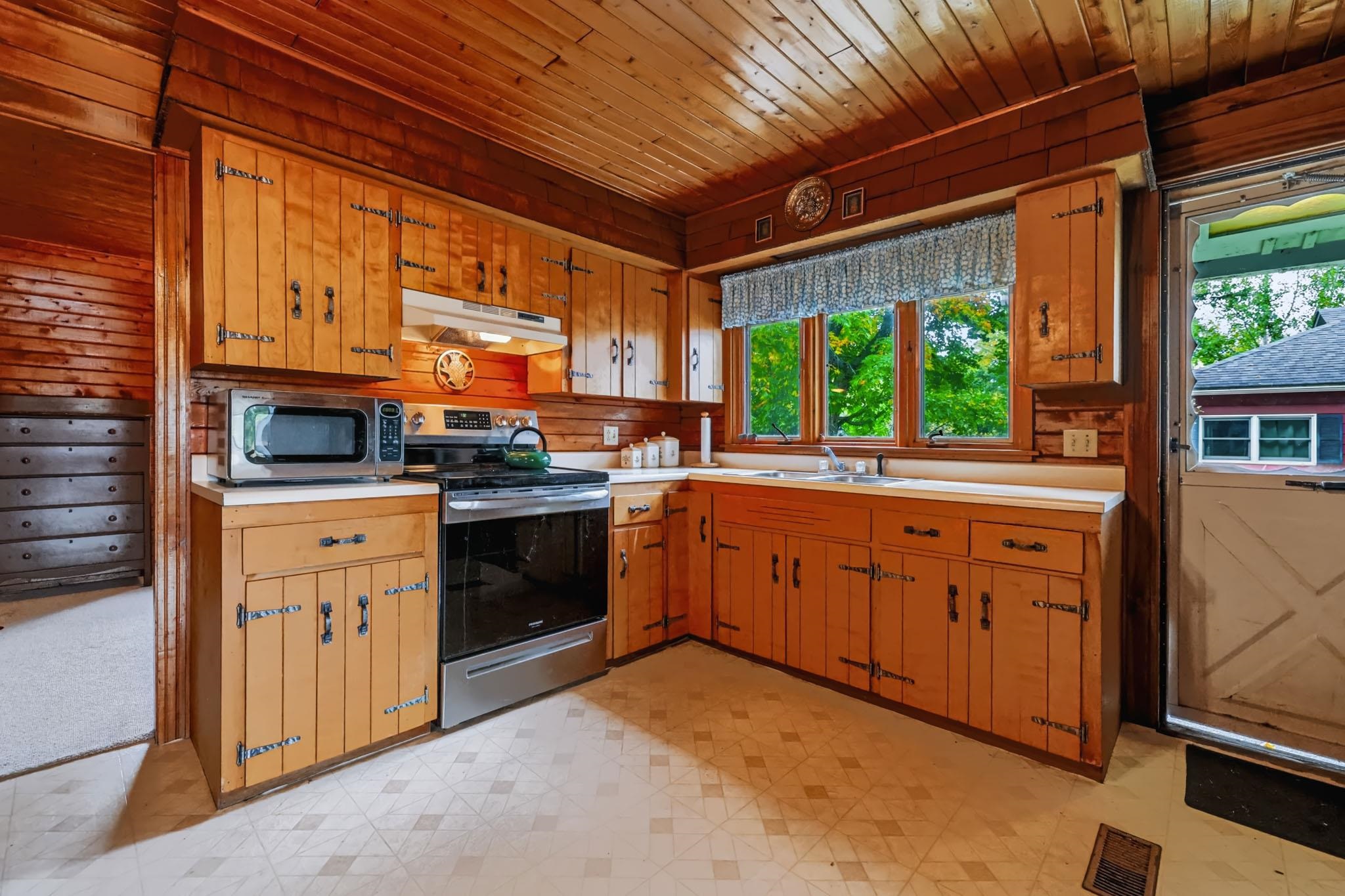 230 Campbell Road Property Photo 11