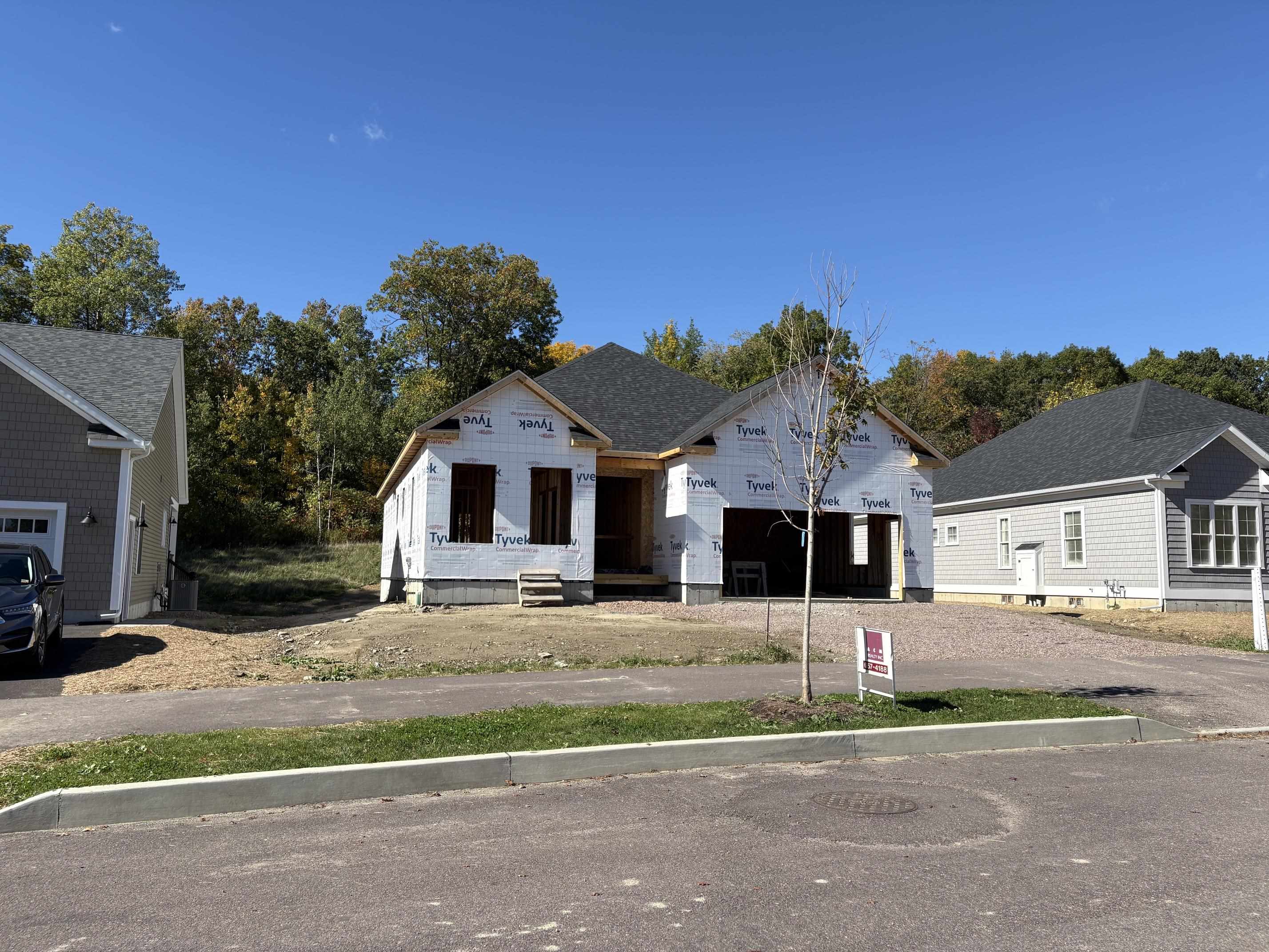 196 Larrow Drive Property Photo 1
