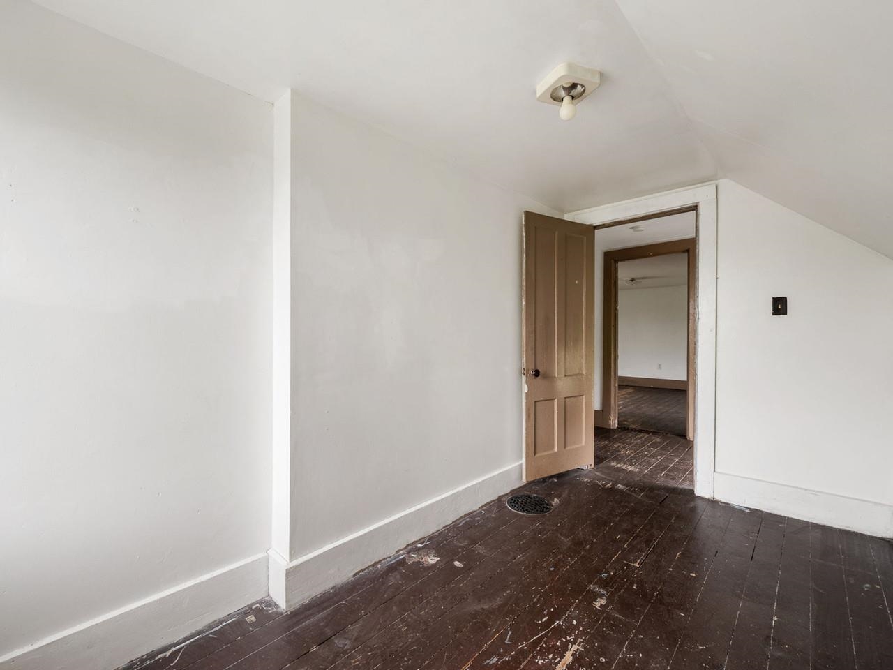 2283 Jersey Street South Property Photo 16