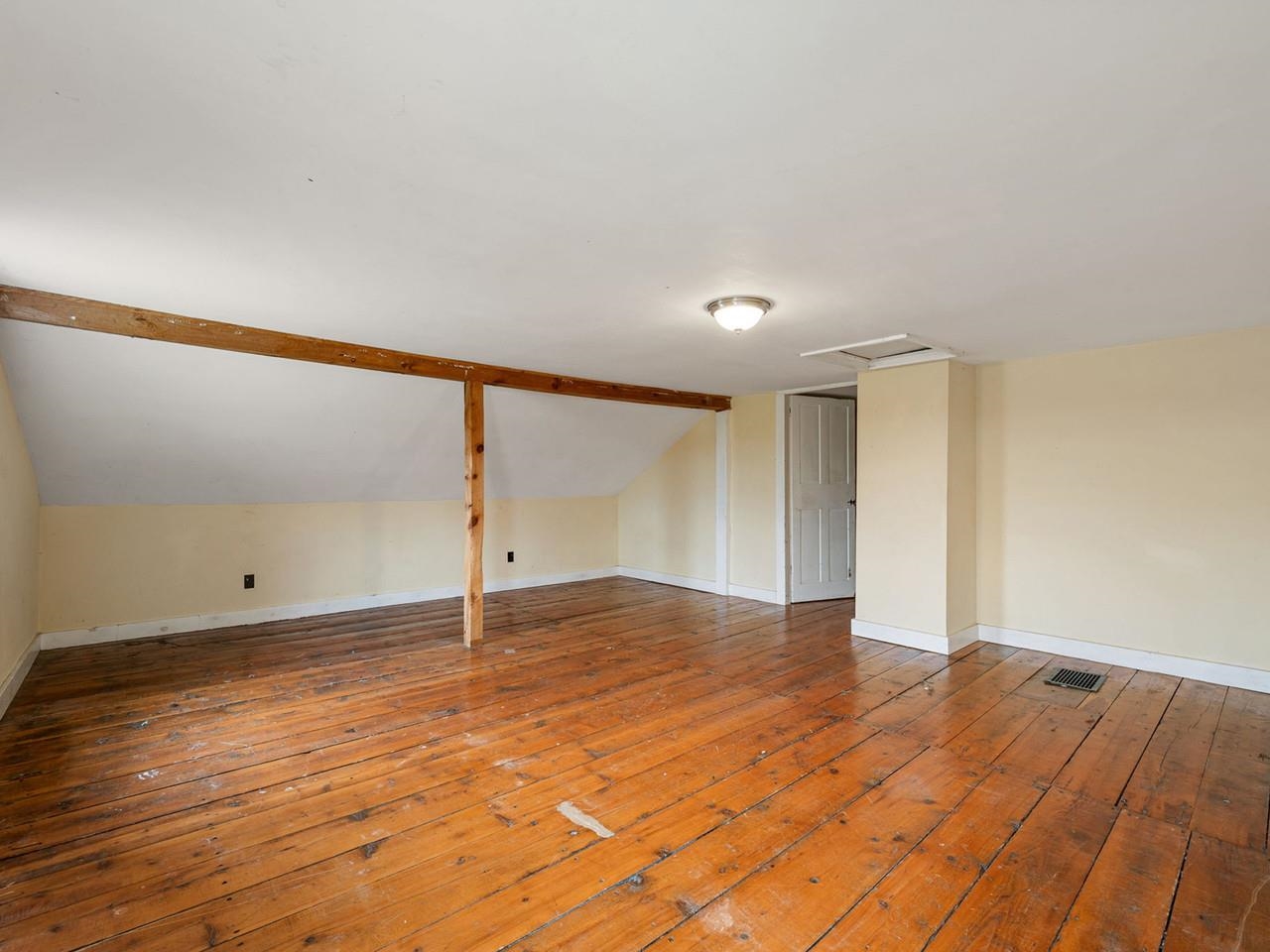 2283 Jersey Street South Property Photo 39
