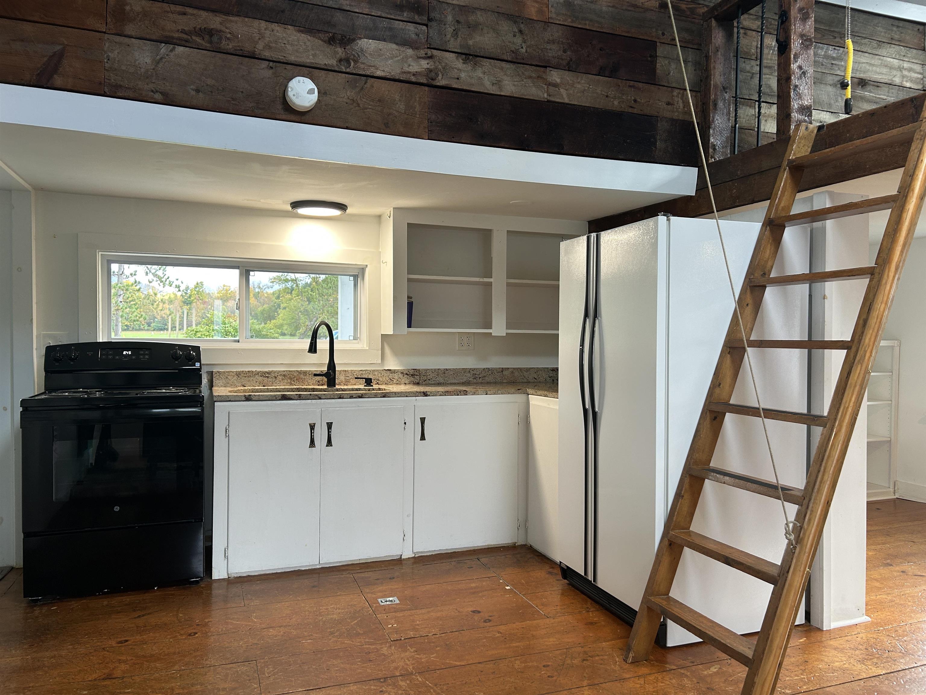 6229 Main Street Property Photo 4