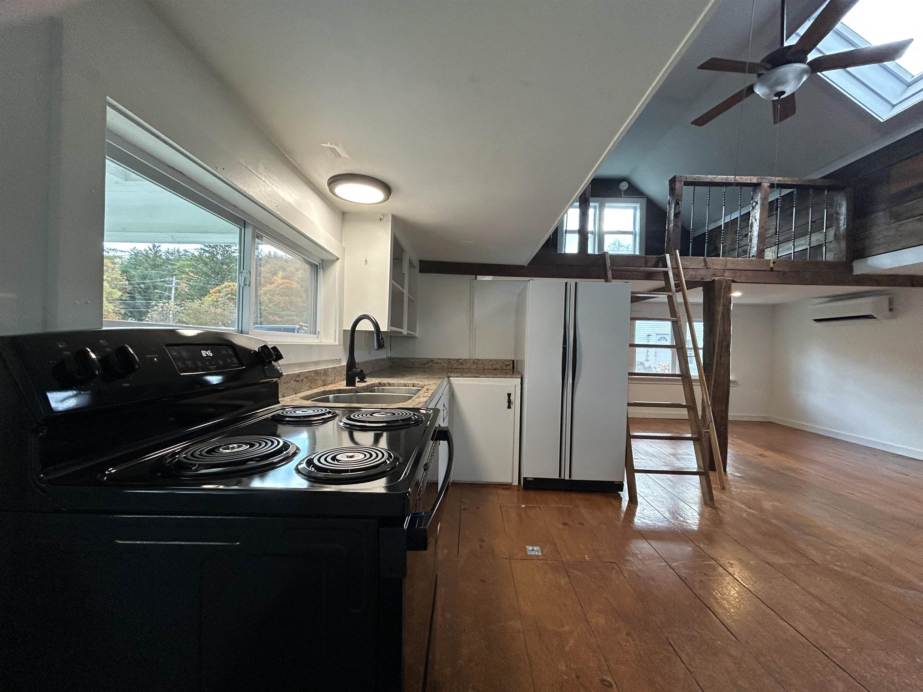6229 Main Street Property Photo 5