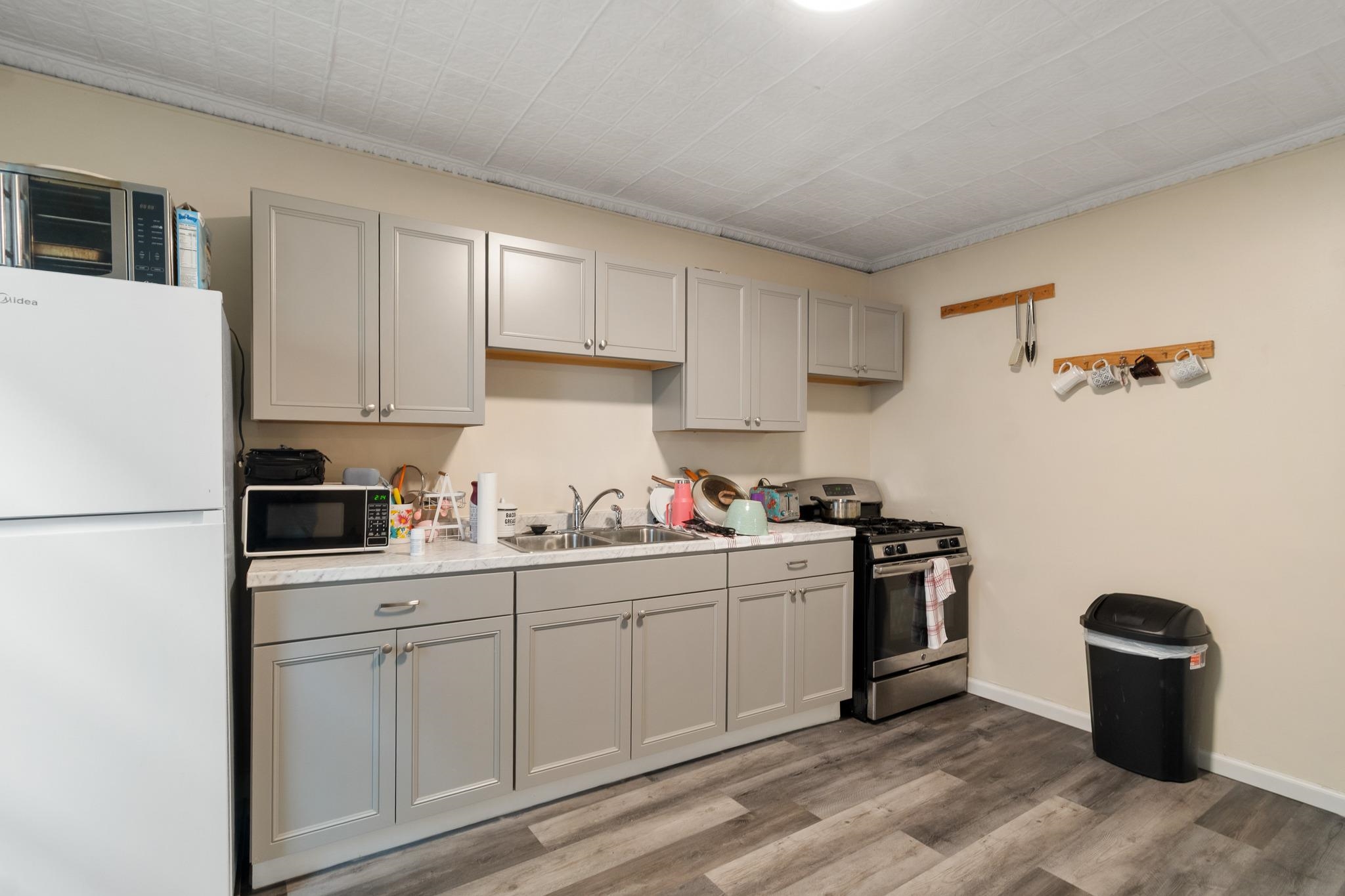 380-382 North Avenue Property Photo 11
