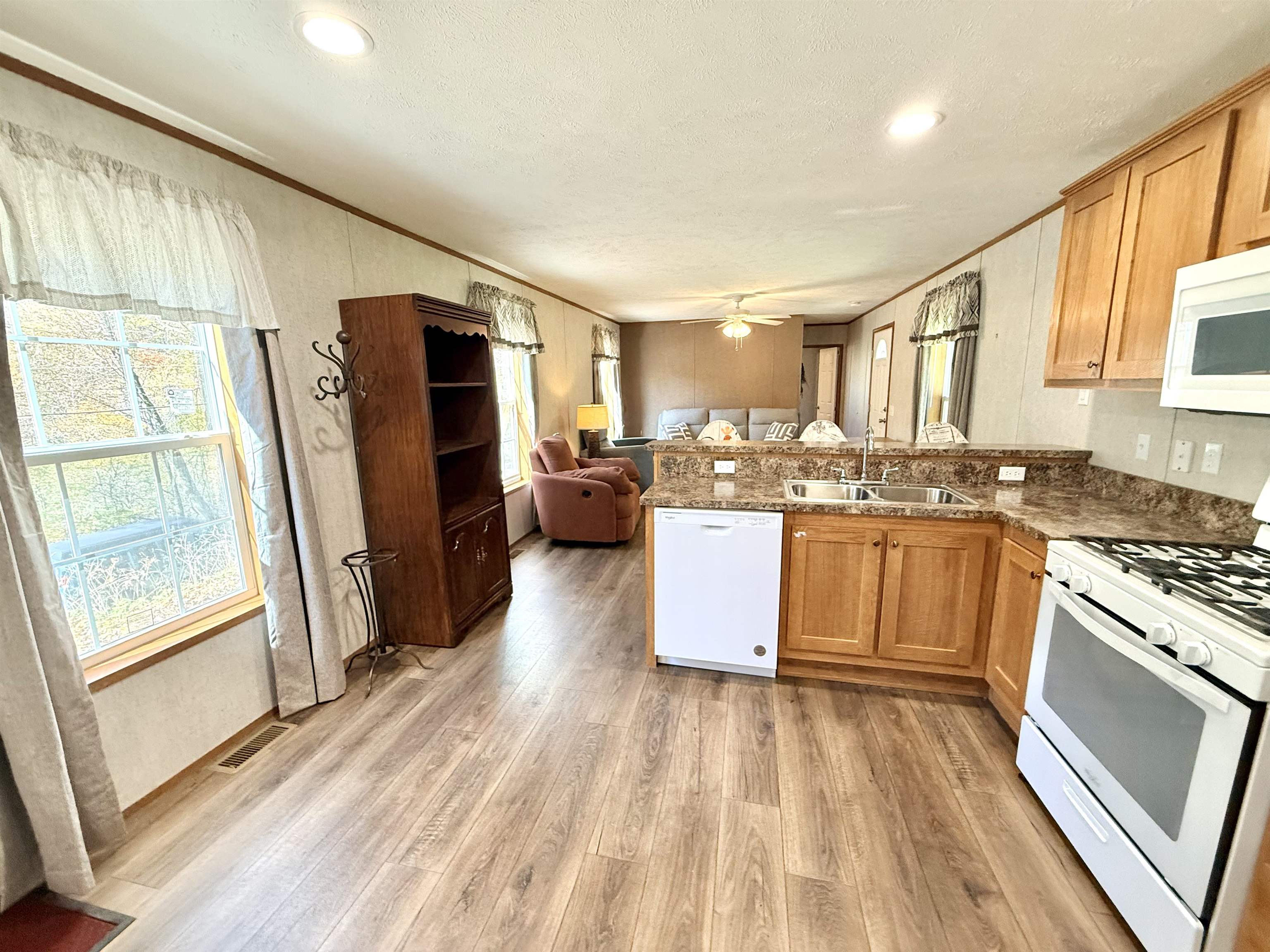56 Washington Turnpike Property Photo 8