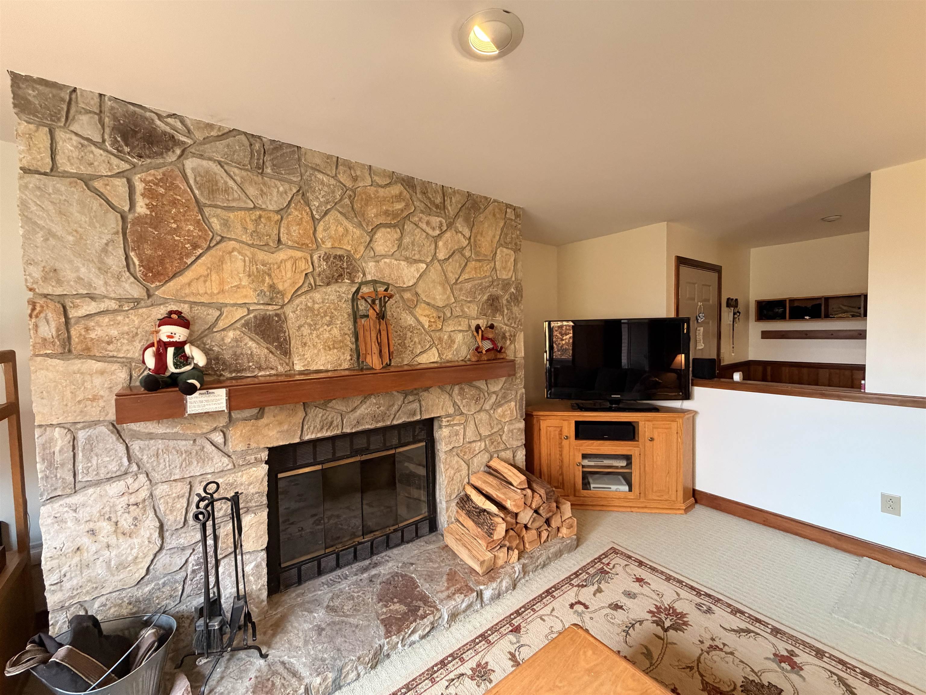 8h Trailside Village Way Property Photo 7