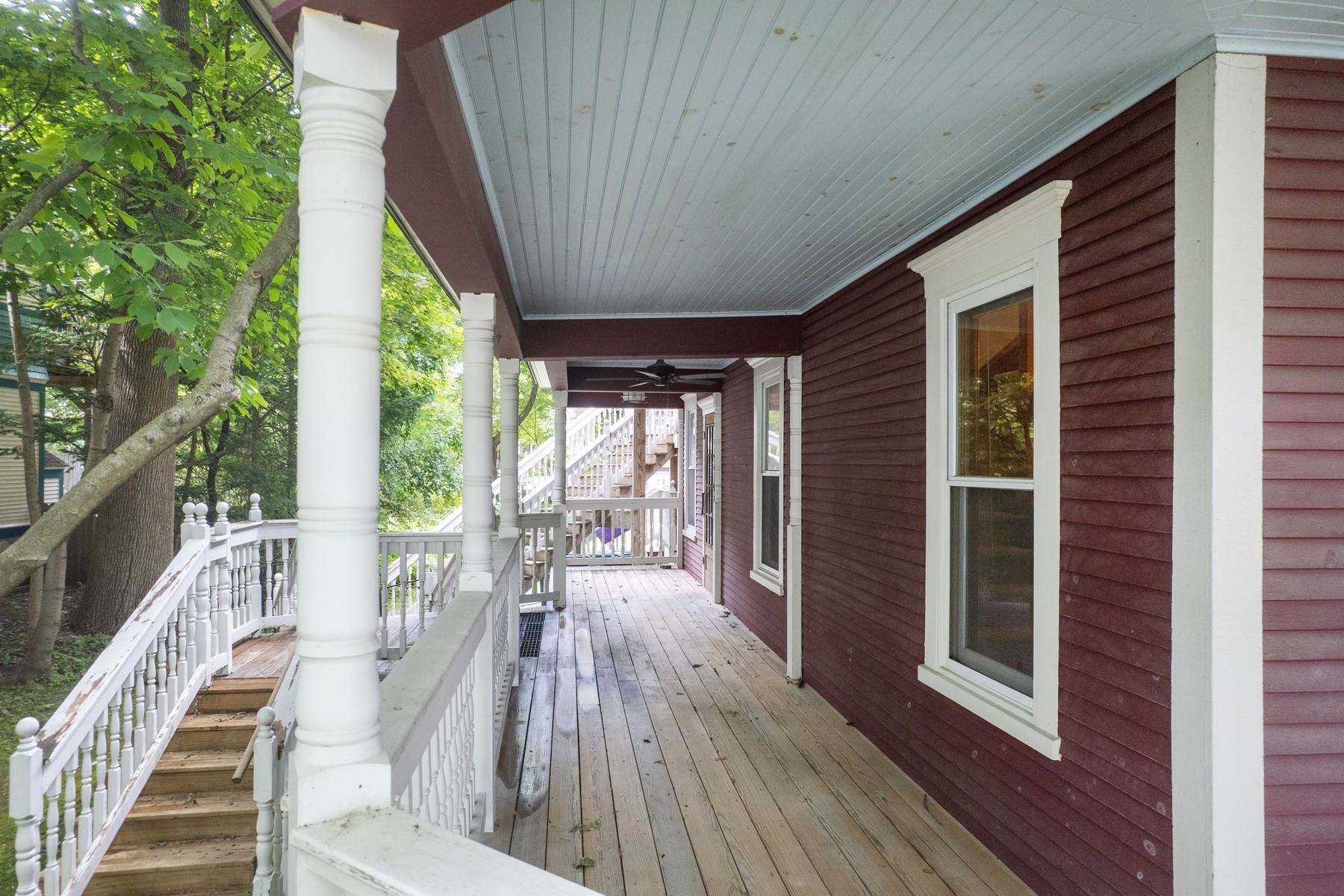 11 East Washington Street Property Photo 3