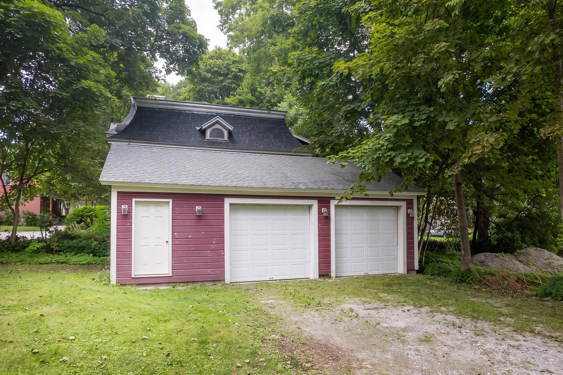 11 East Washington Street Property Photo 12