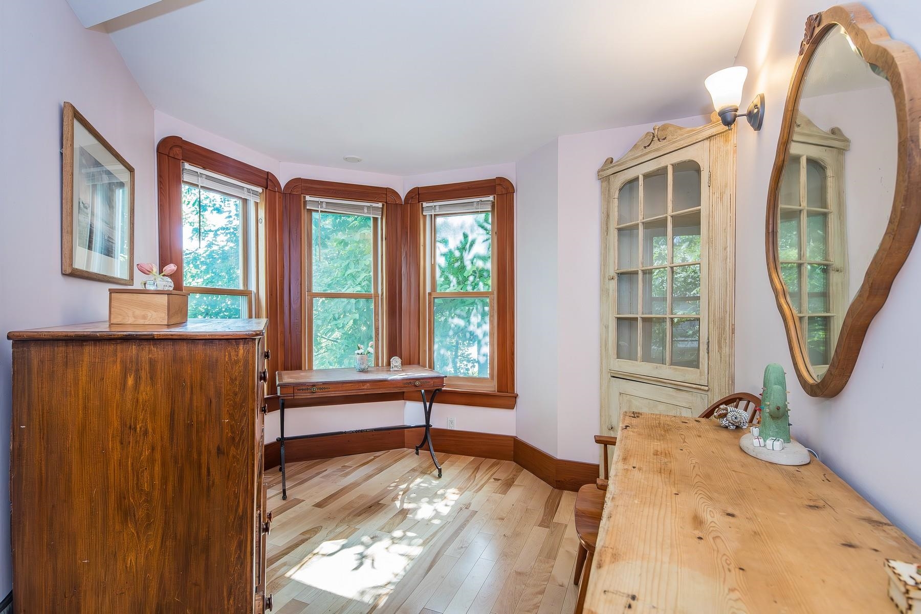 11 East Washington Street Property Photo 29