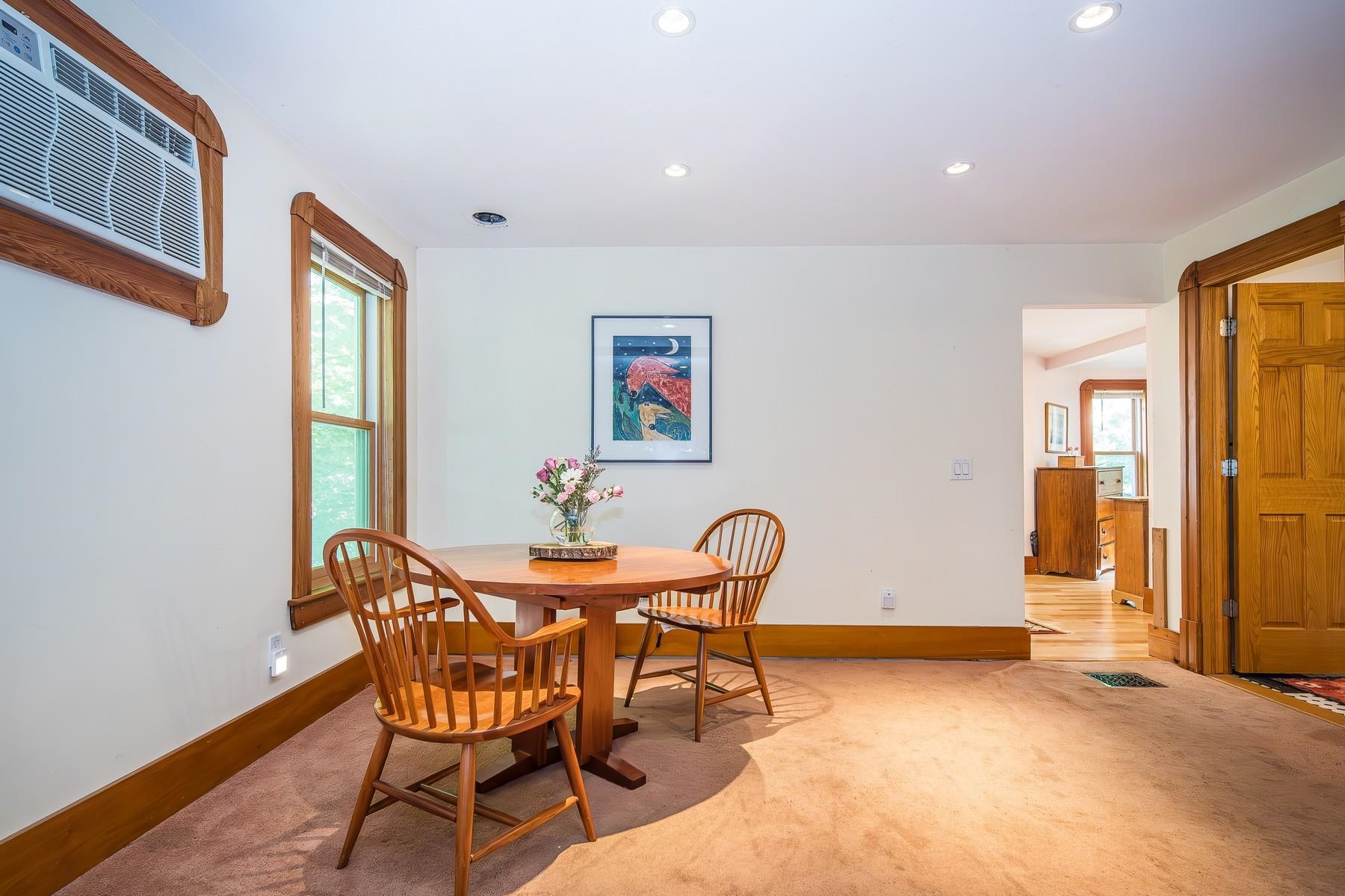 11 East Washington Street Property Photo 35