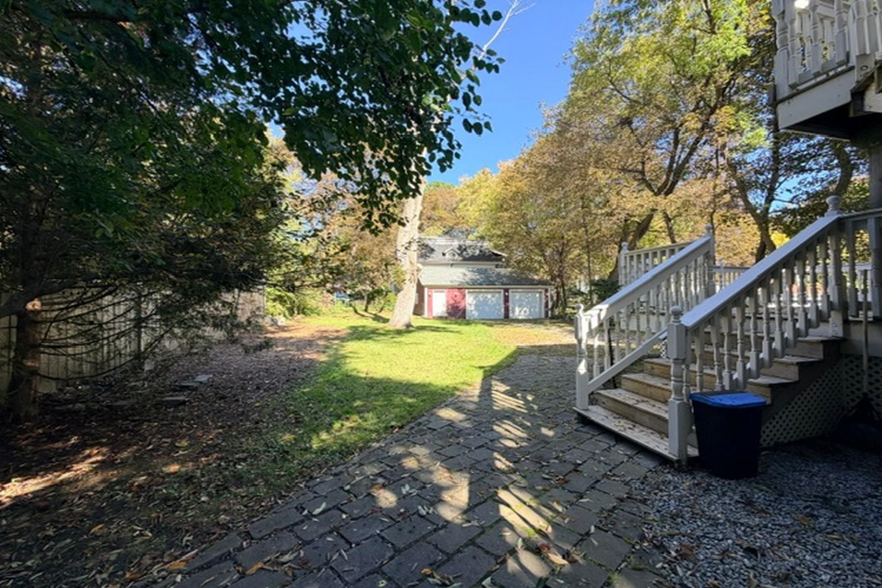 11 East Washington Street Property Photo 42