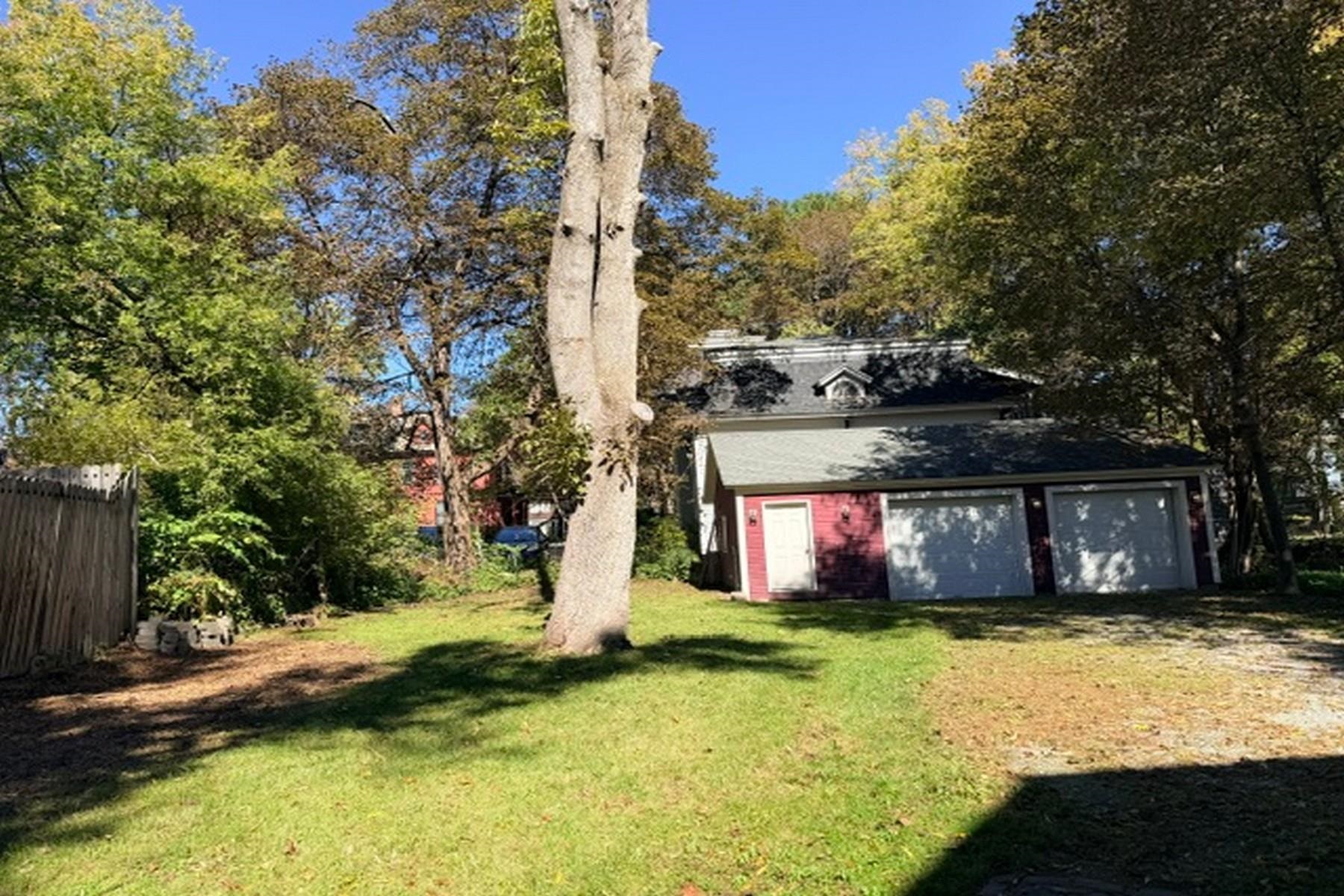 11 East Washington Street Property Photo 44