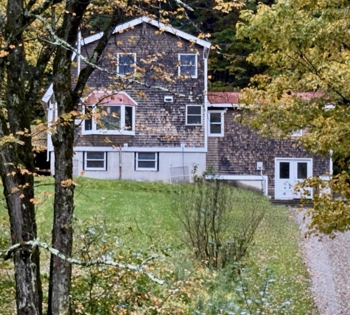 2090 Huntington Road Property Photo 1