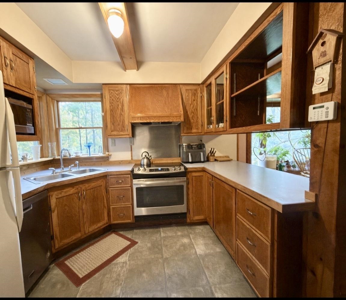 2090 Huntington Road Property Photo 7
