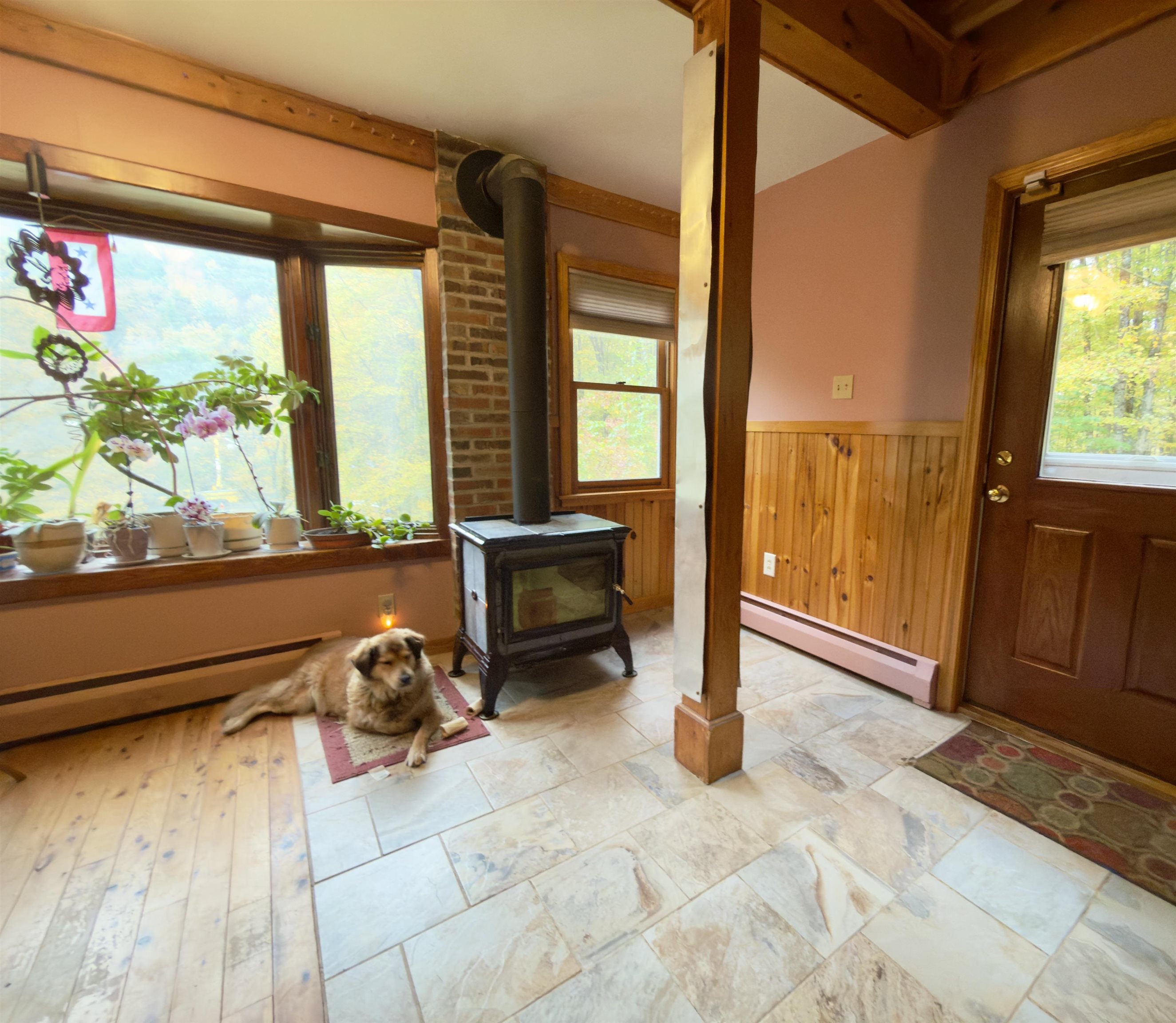 2090 Huntington Road Property Photo 9
