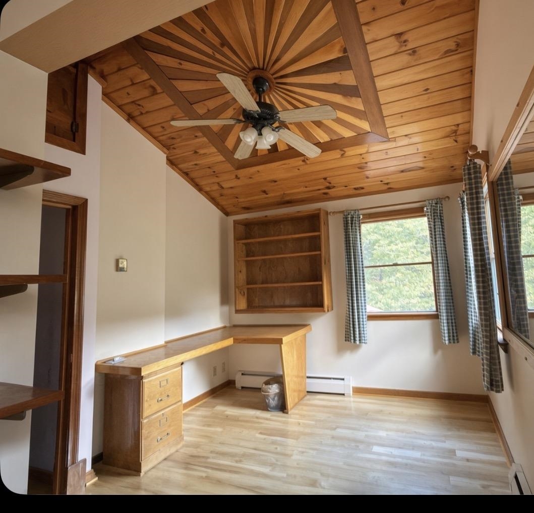 2090 Huntington Road Property Photo 17