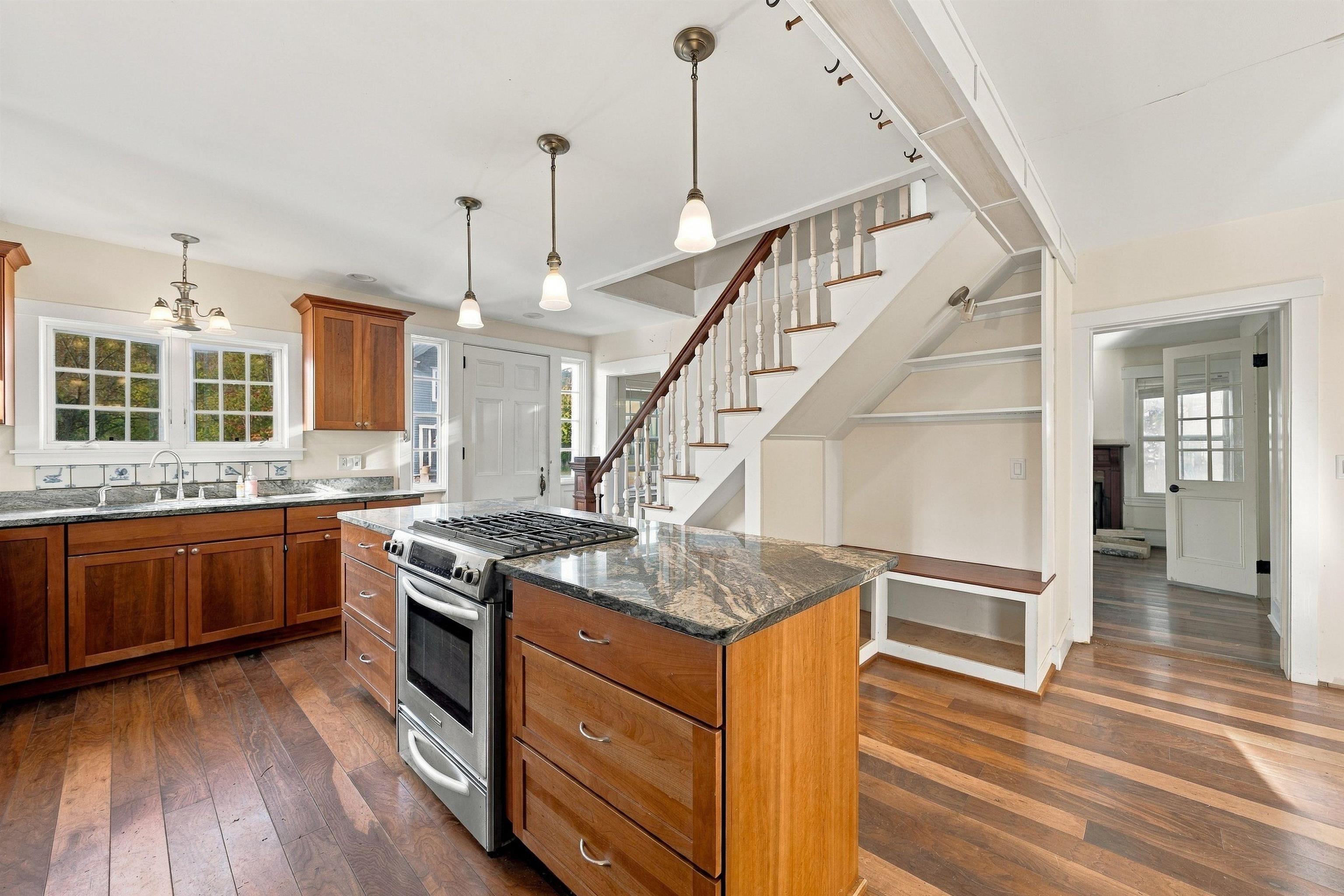 8 Golf Avenue Property Photo 13