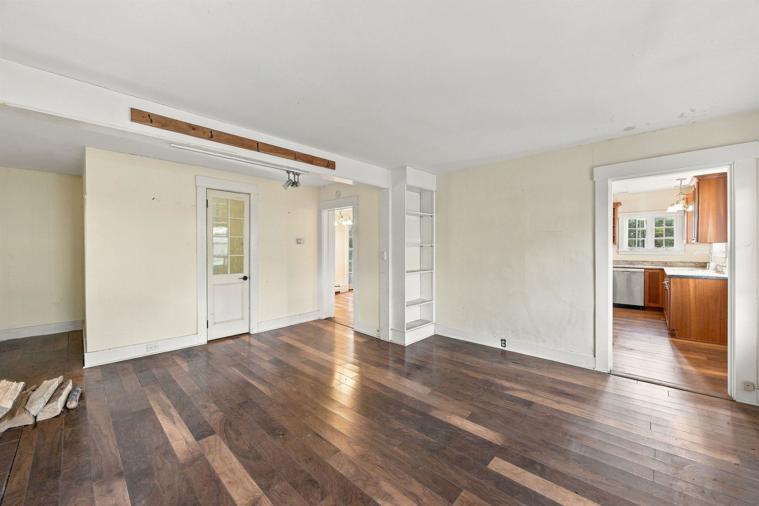 8 Golf Avenue Property Photo 27