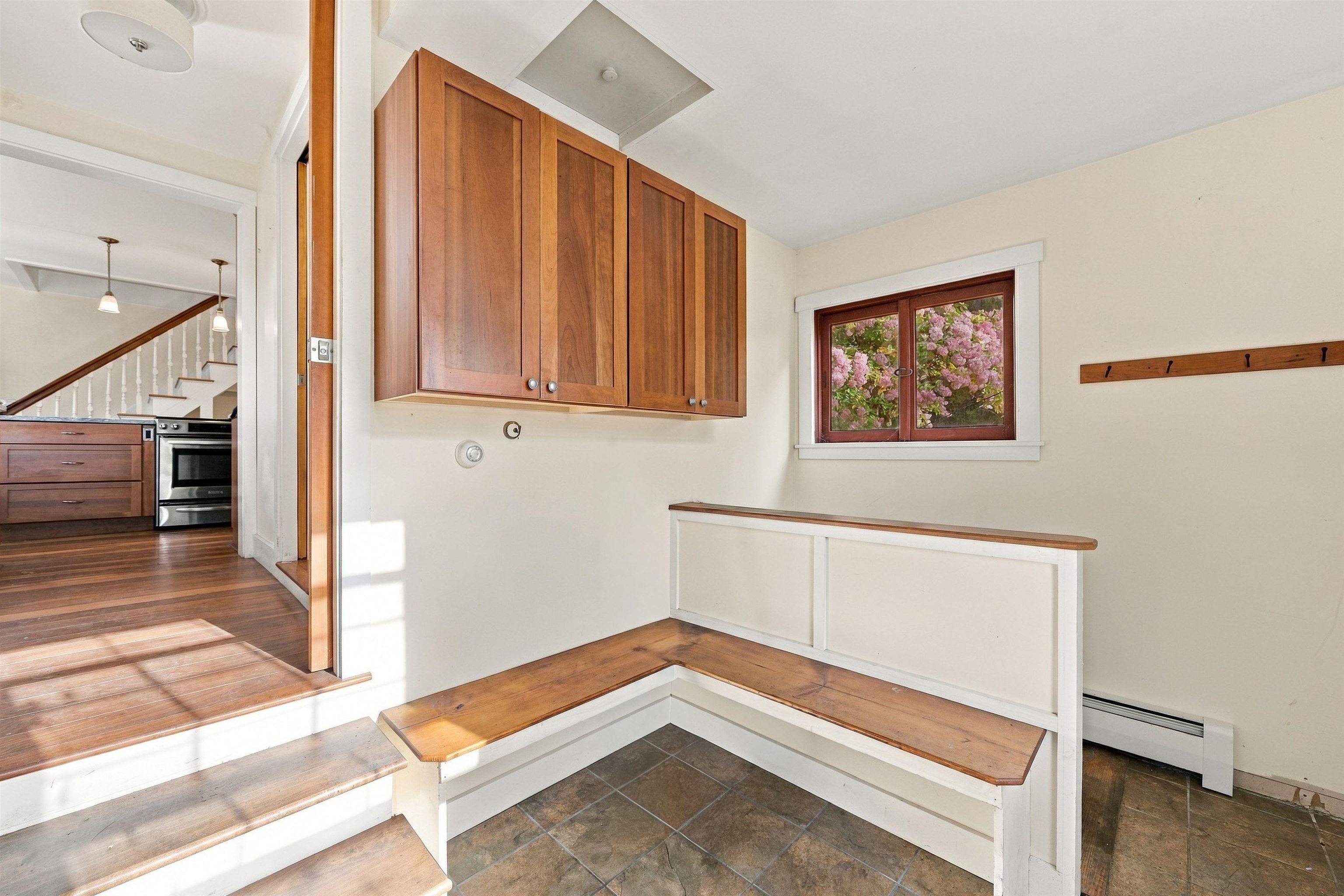 8 Golf Avenue Property Photo 28
