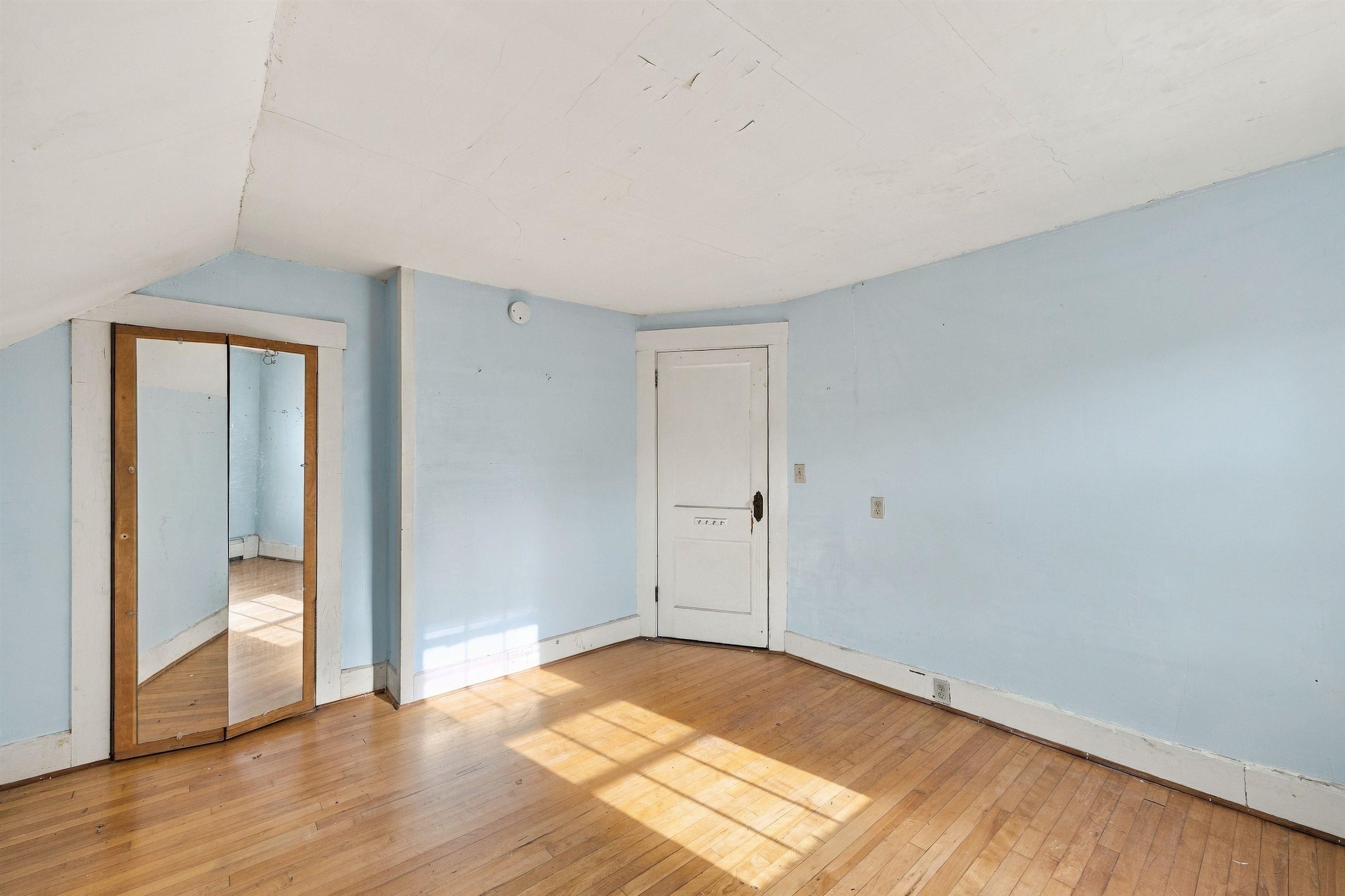 8 Golf Avenue Property Photo 40