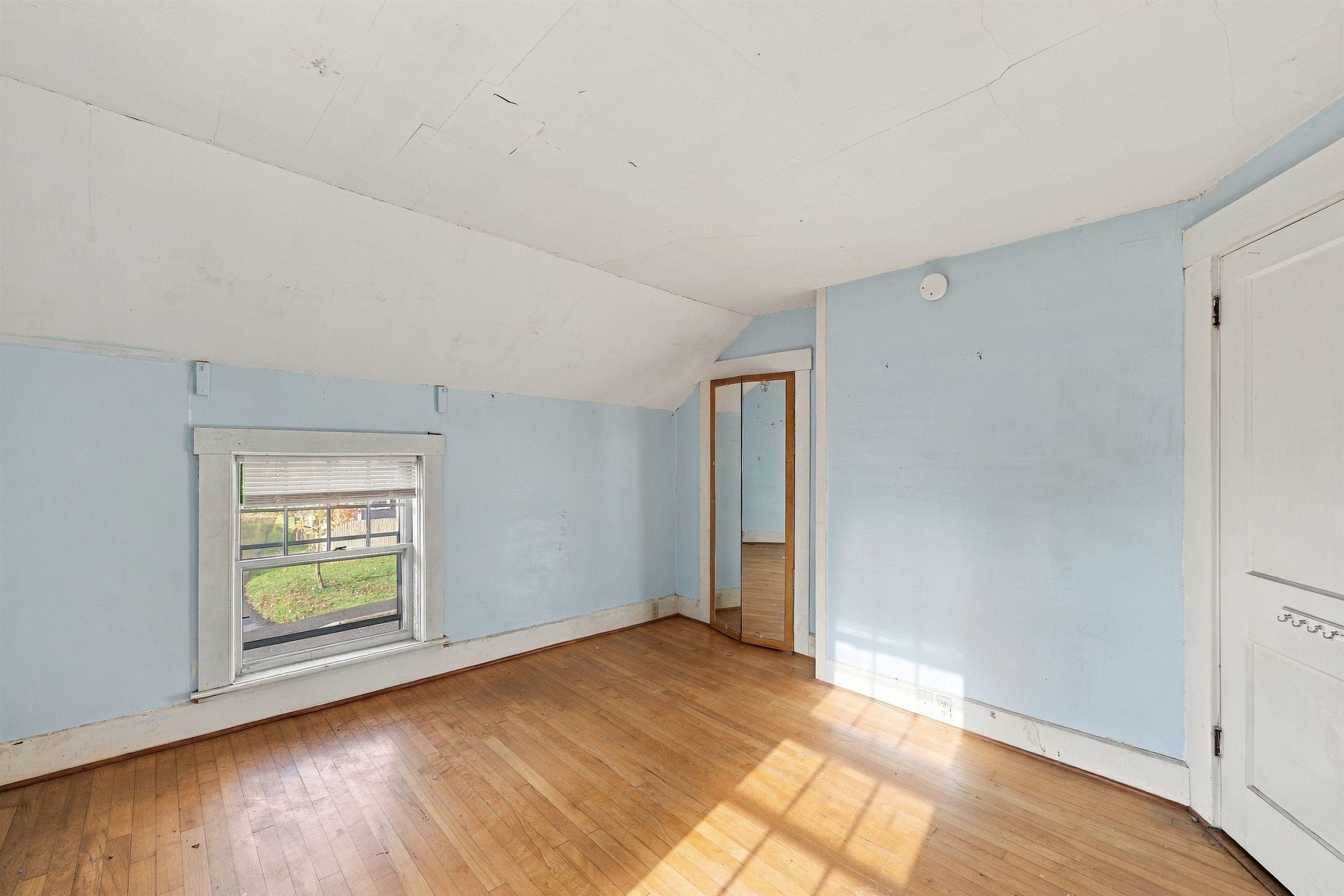 8 Golf Avenue Property Photo 41