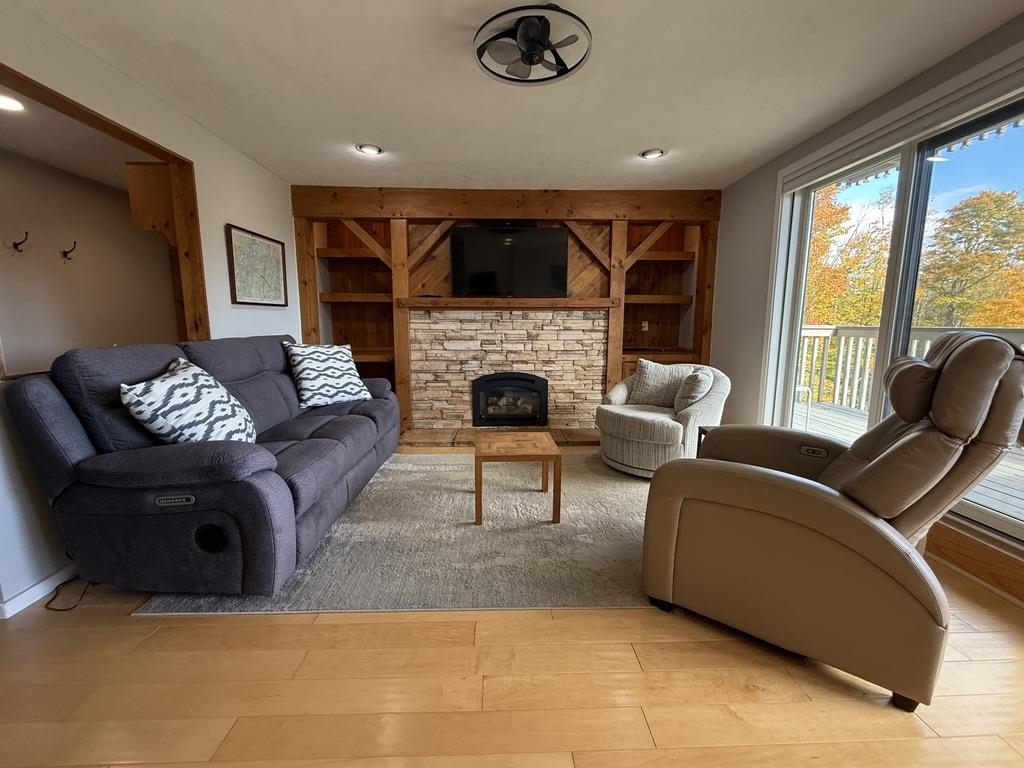 87 Snowside Road Property Photo 3