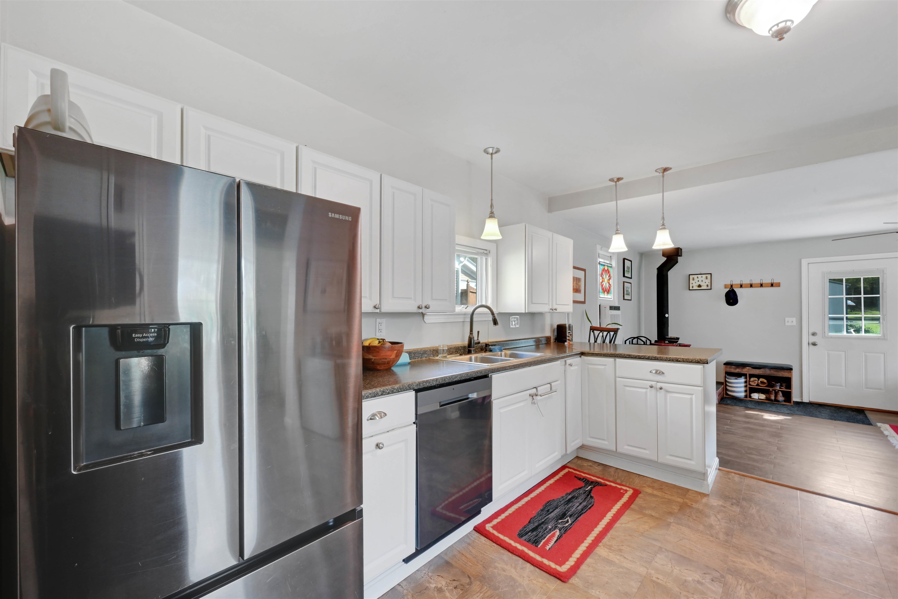 7786 Williston Road Property Photo 8