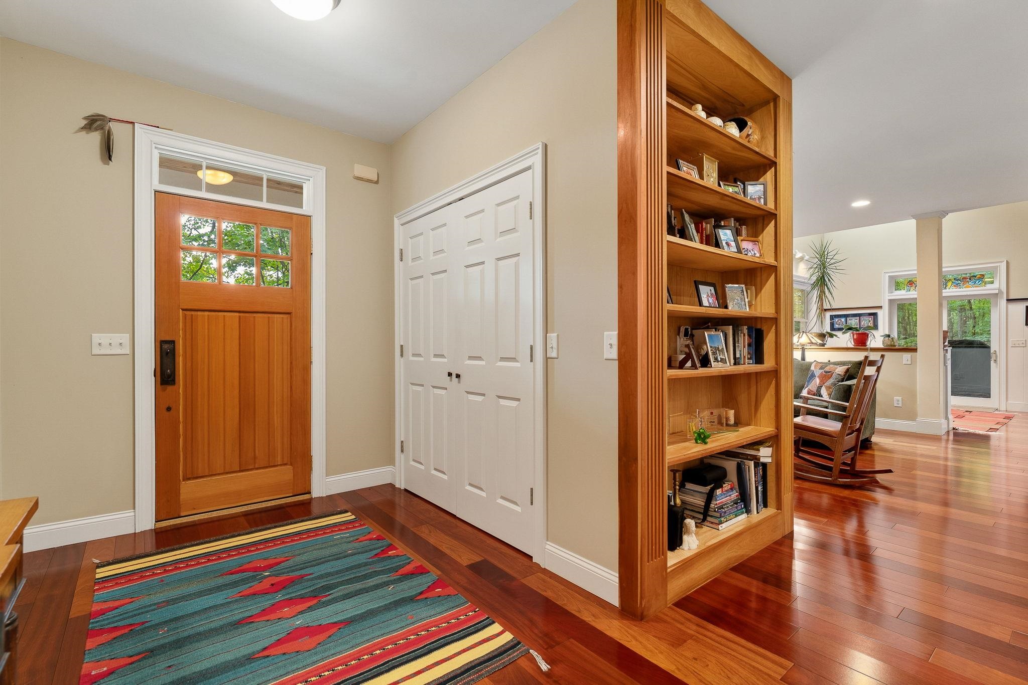 6304 Dorset Street Property Photo 4