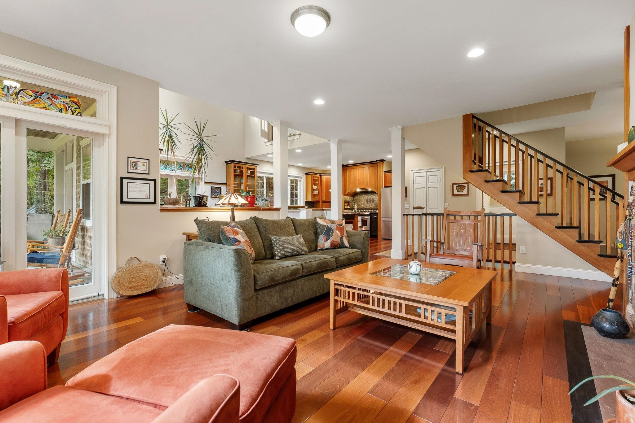 6304 Dorset Street Property Photo 8