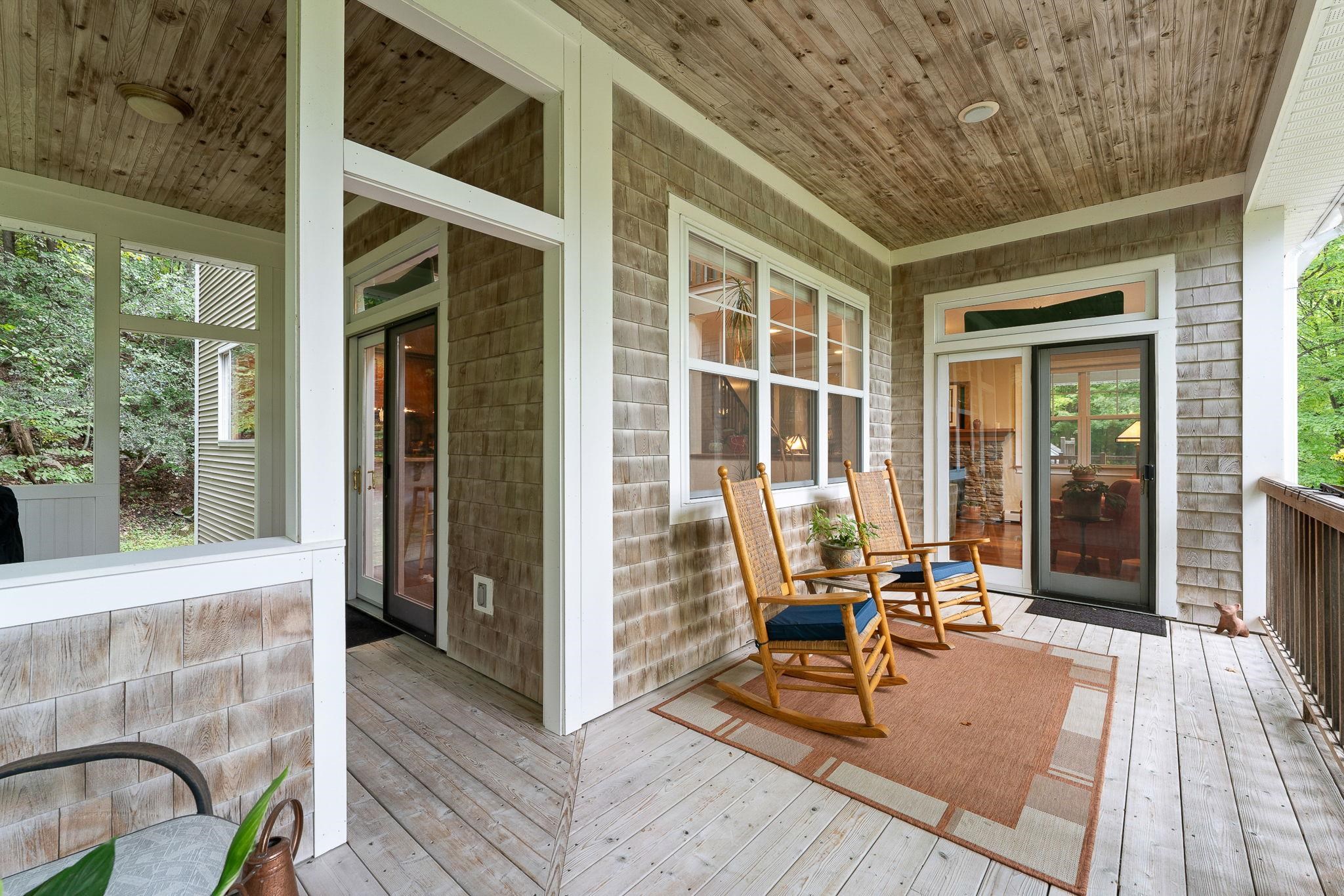 6304 Dorset Street Property Photo 11