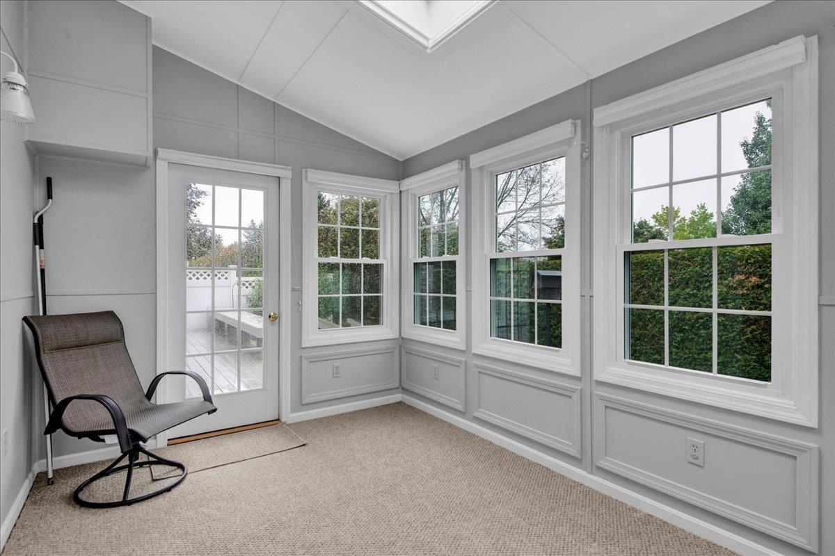 12 Peacham Lane Property Photo 28