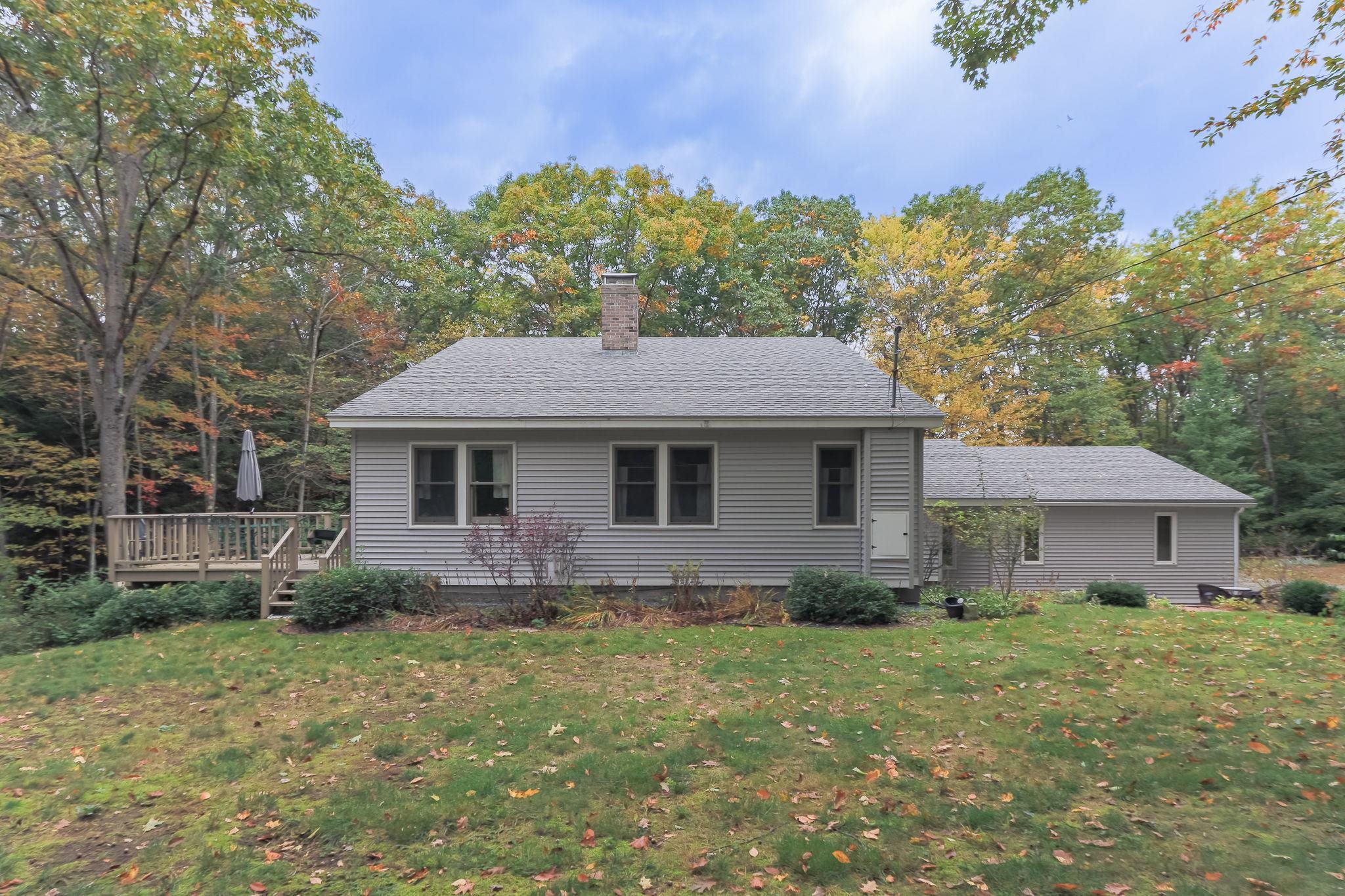 565 Old County Road Property Photo 1