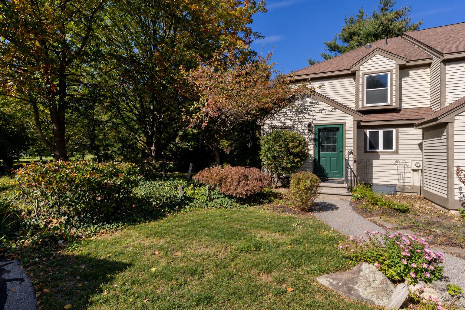 10 Surrey Run Property Photo 1