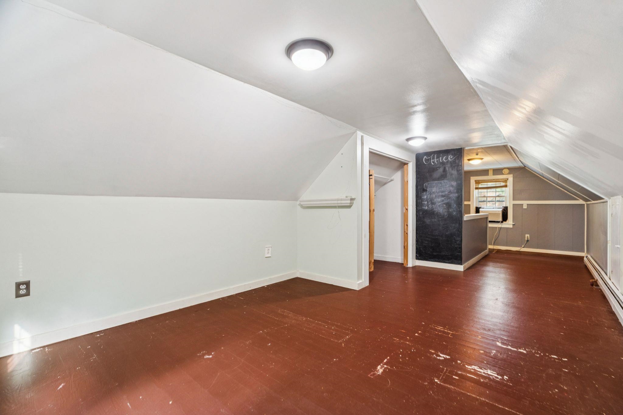 459 Route 5 South Property Photo 33