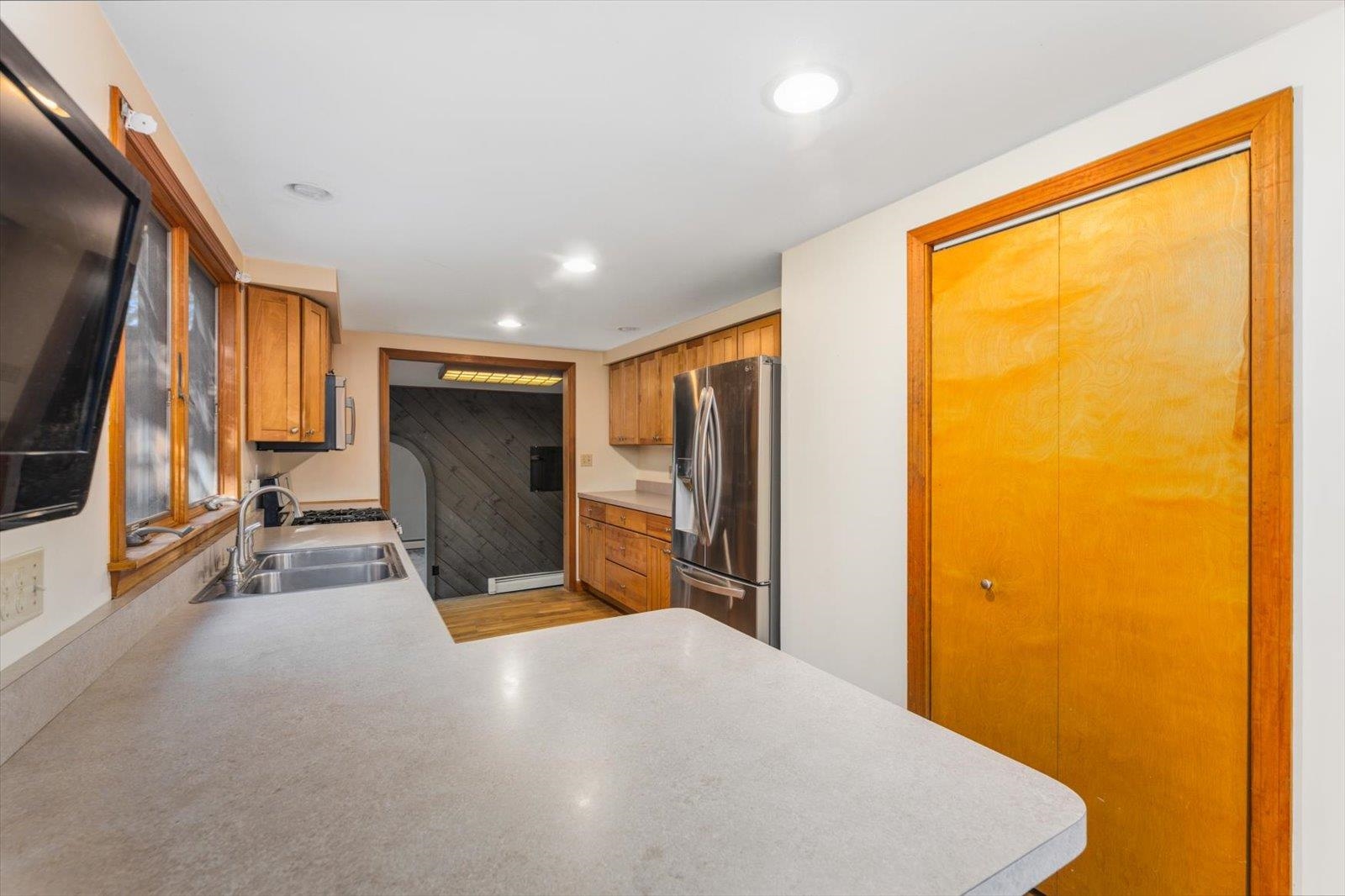 66 Robbins Road Property Photo 10